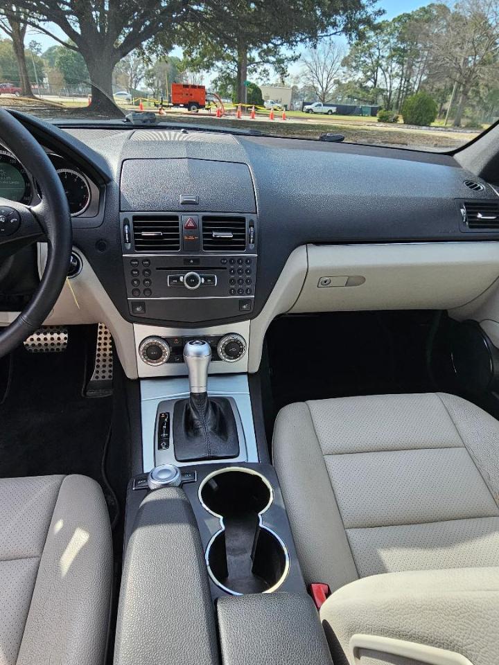 mercedes-benz c-class 2011 WDDGF8BB9BR157900 image mercedes-benz c-class 2011 WDDGF8BB9BR157900 image