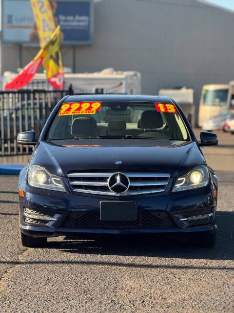 mercedes-benz c-class 2013 WDDGF8AB8DG103715 image mercedes-benz c-class 2013 WDDGF8AB8DG103715 image