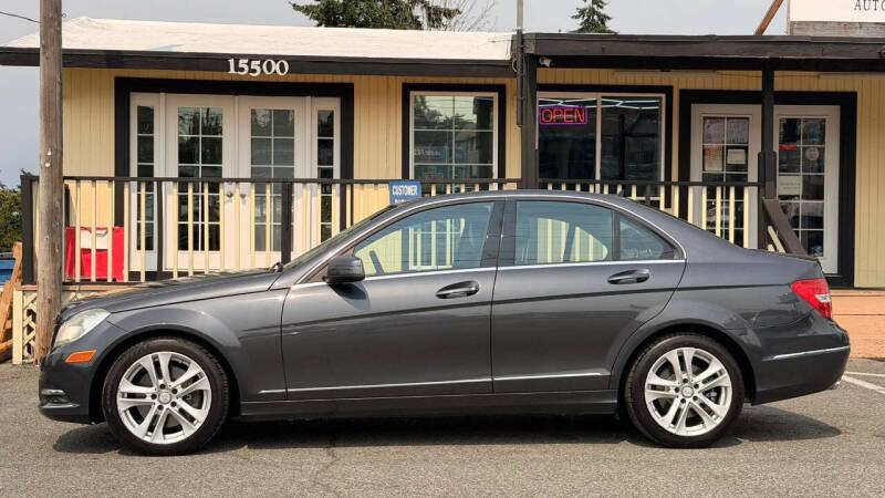mercedes-benz c-class 2013 WDDGF8AB0DR270817 image mercedes-benz c-class 2013 WDDGF8AB0DR270817 image