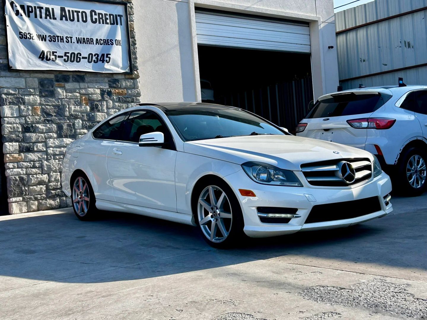 mercedes-benz c-class 2013 WDDGJ4HBXDG043983 image mercedes-benz c-class 2013 WDDGJ4HBXDG043983 image