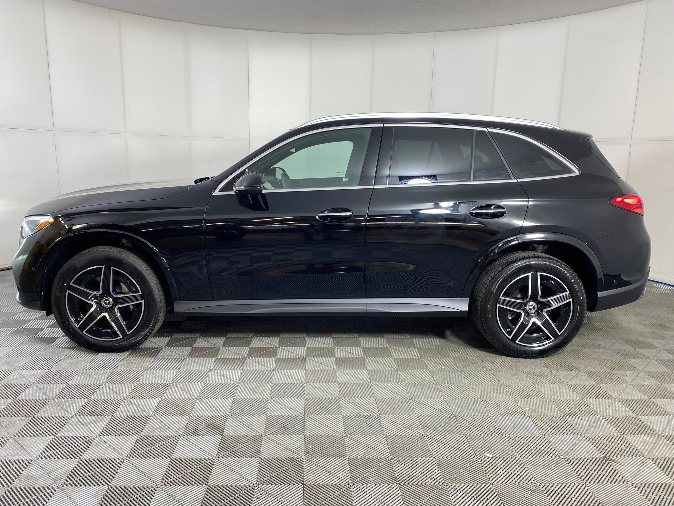 mercedes-benz glc 2026 W1NKM4HB0TF552991 image mercedes-benz glc 2026 W1NKM4HB0TF552991 image