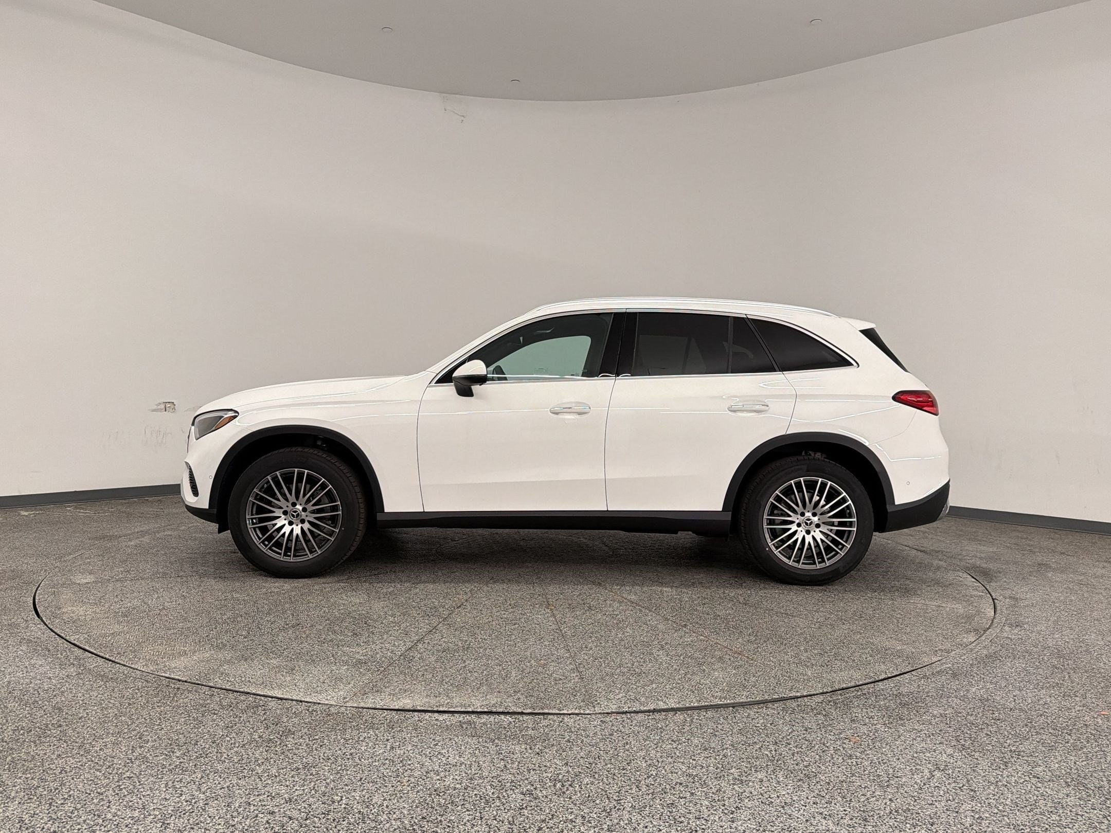mercedes-benz glc 2026 W1NKM4GB5TF570825 image mercedes-benz glc 2026 W1NKM4GB5TF570825 image