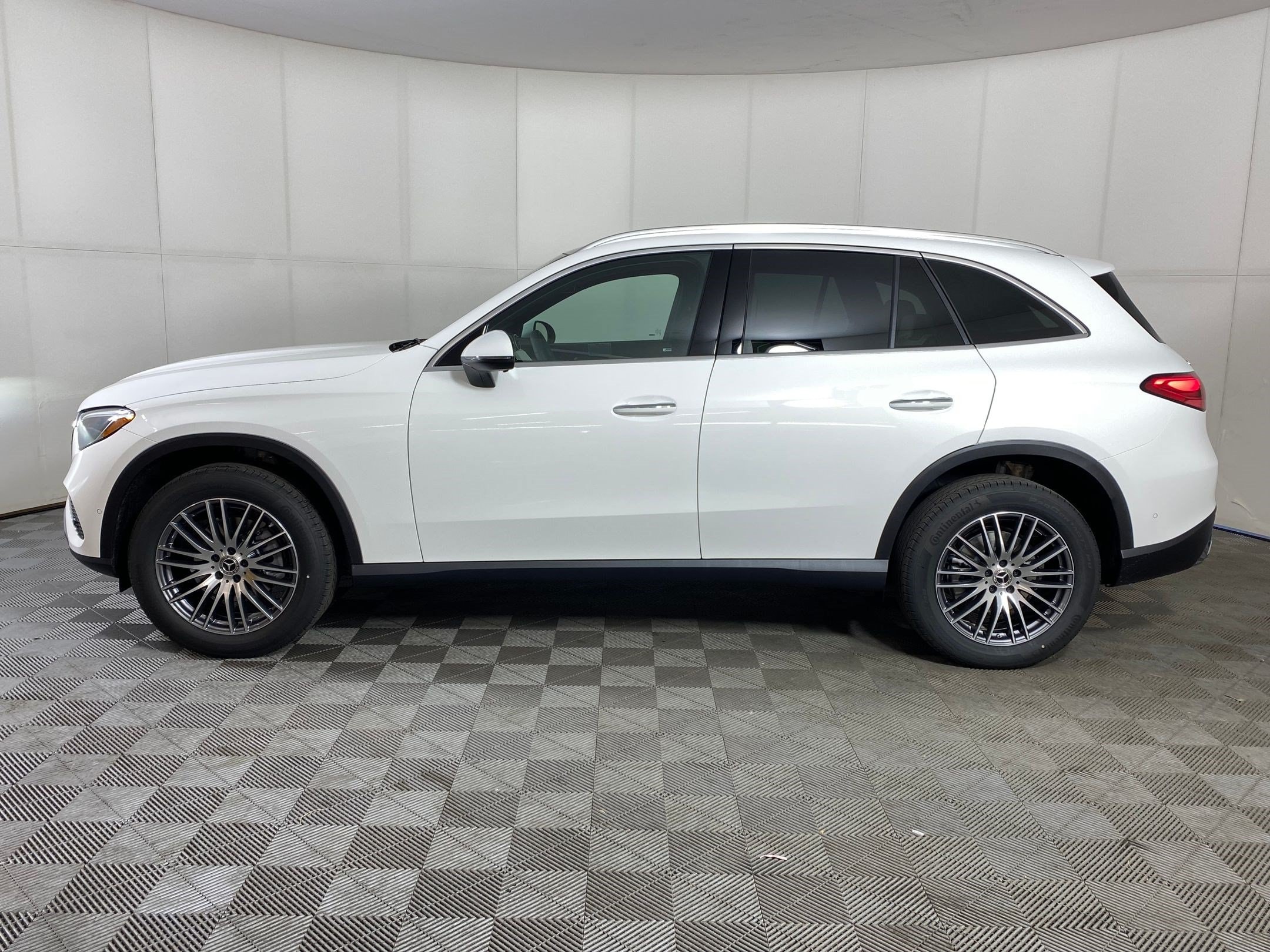 mercedes-benz glc 2026 W1NKM4HB0TU127850 image mercedes-benz glc 2026 W1NKM4HB0TU127850 image