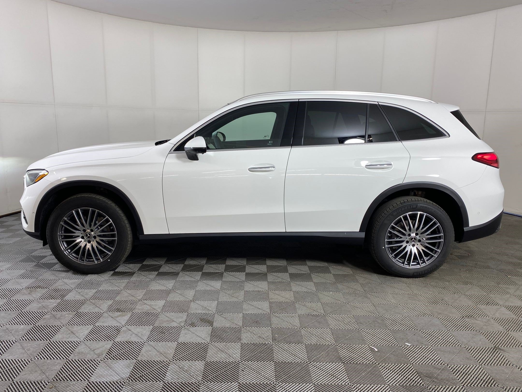 mercedes-benz glc 2026 W1NKM4HB4TF564917 image mercedes-benz glc 2026 W1NKM4HB4TF564917 image