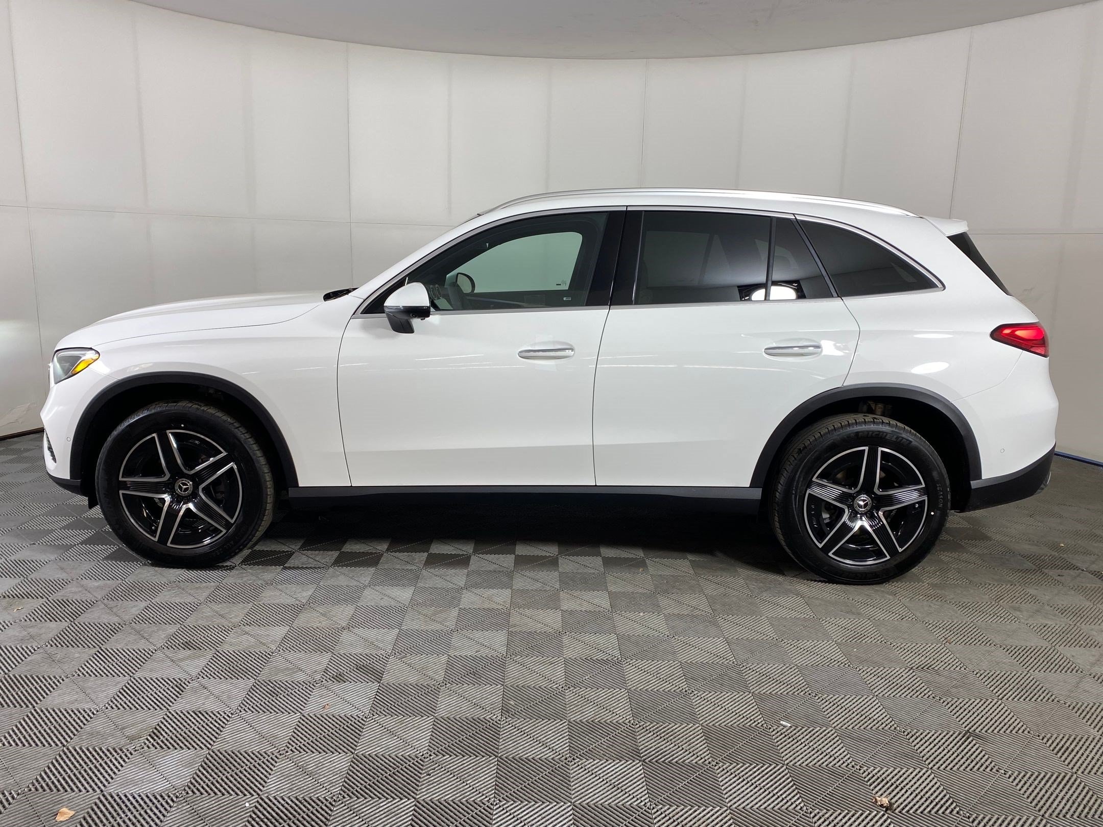 mercedes-benz glc 2026 W1NKM4HB9TF527443 image mercedes-benz glc 2026 W1NKM4HB9TF527443 image