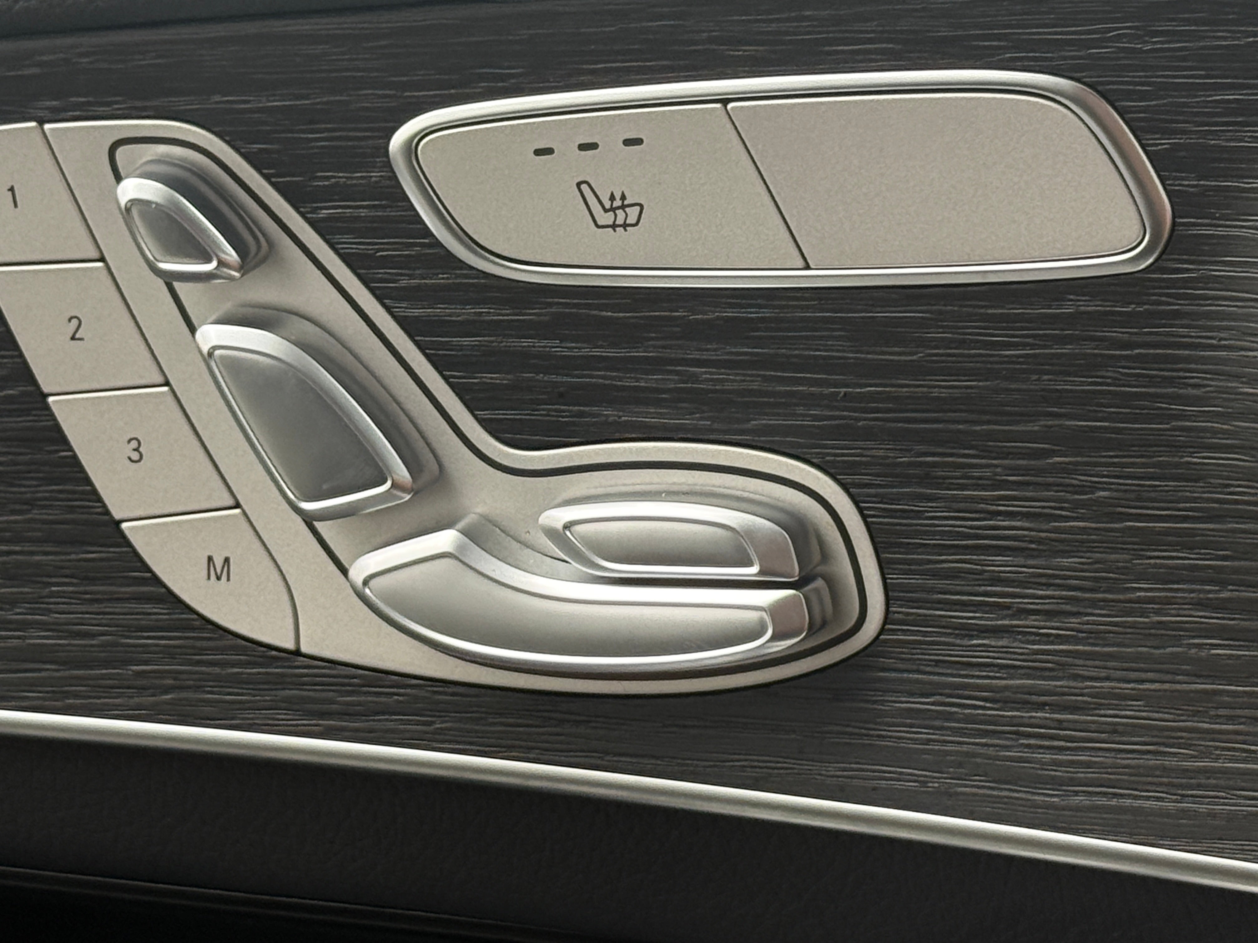 mercedes-benz glc 2022 W1N0G6EB0NV333732 image mercedes-benz glc 2022 W1N0G6EB0NV333732 image