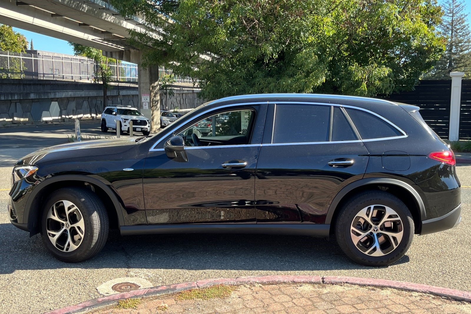 mercedes-benz glc 2025 W1NKM5GBXSF422805 image mercedes-benz glc 2025 W1NKM5GBXSF422805 image
