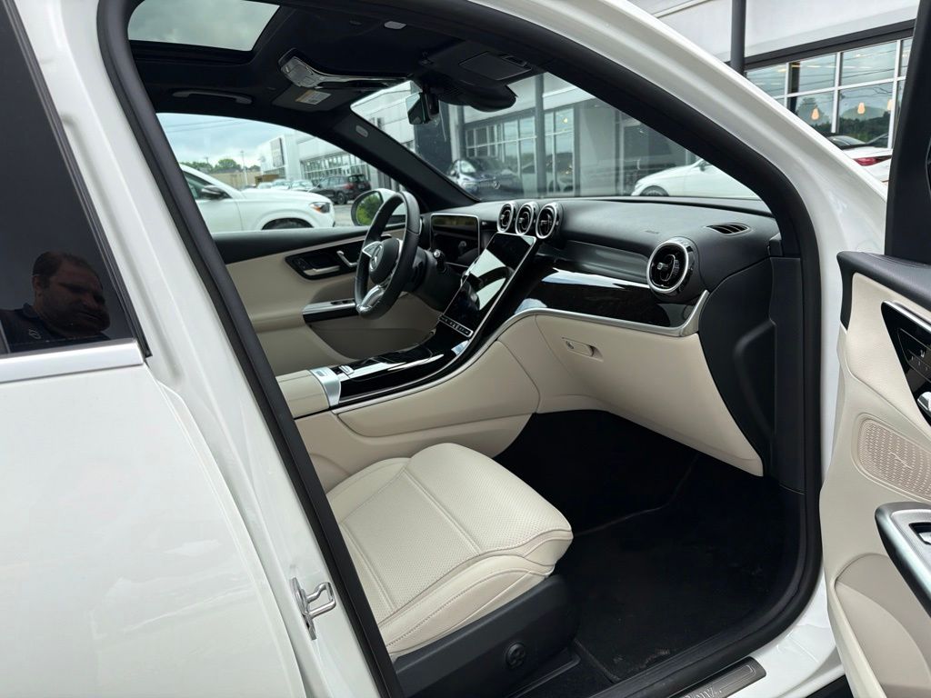 mercedes-benz glc 2025 W1NKM4HB8SF370650 image mercedes-benz glc 2025 W1NKM4HB8SF370650 image