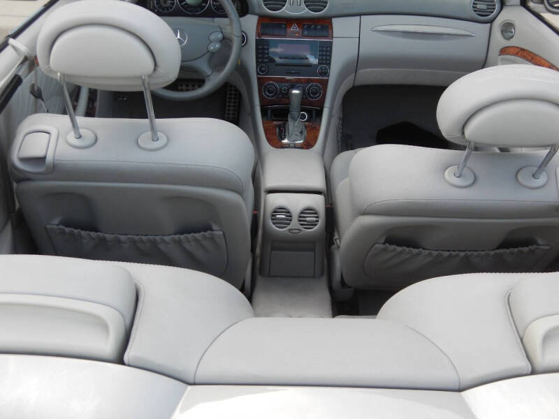 mercedes-benz clk-class 2005 WDBTK65J25F142753 image mercedes-benz clk-class 2005 WDBTK65J25F142753 image