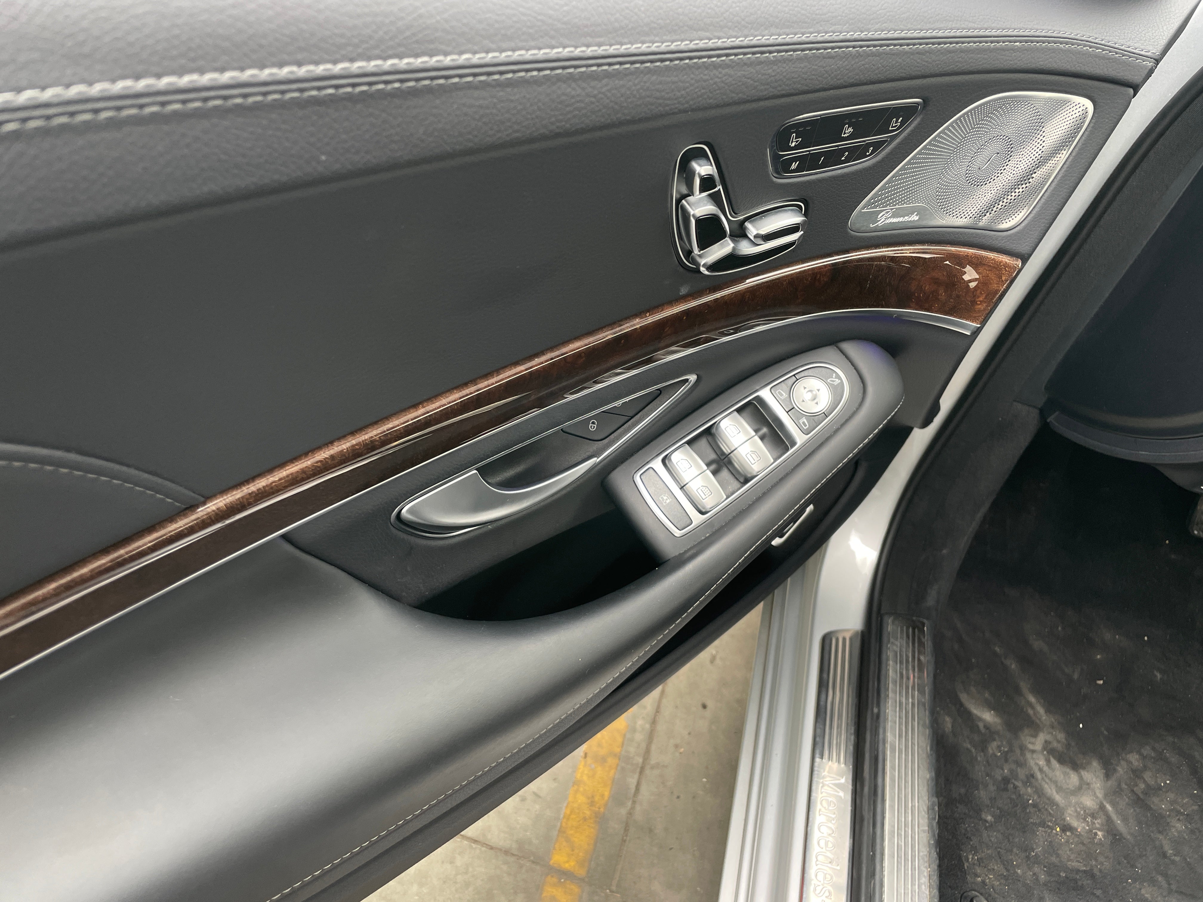 mercedes-benz s-class 2018 WDDUG8GB2JA360942 image mercedes-benz s-class 2018 WDDUG8GB2JA360942 image