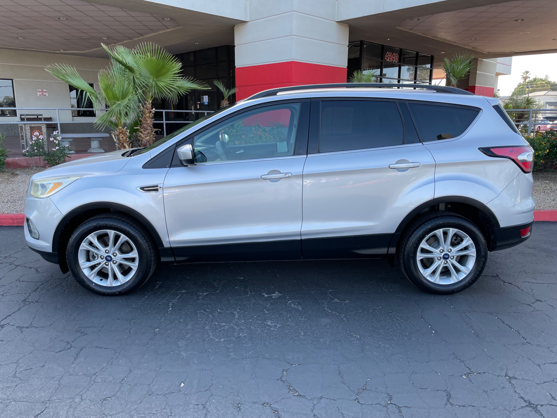 ford escape 2018 1FMCU9GD5JUC11652 image ford escape 2018 1FMCU9GD5JUC11652 image