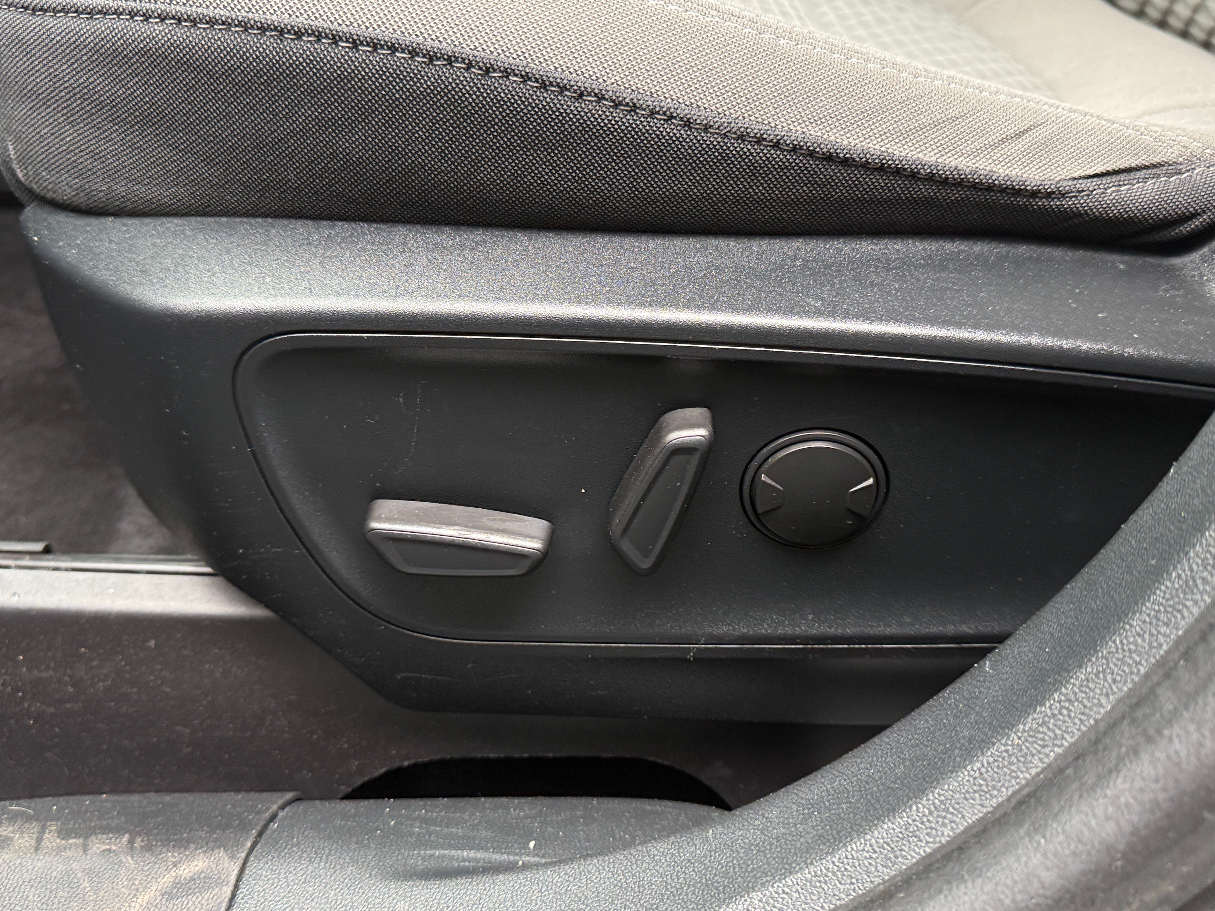 ford escape 2021 1FMCU9G60MUA33381 image ford escape 2021 1FMCU9G60MUA33381 image