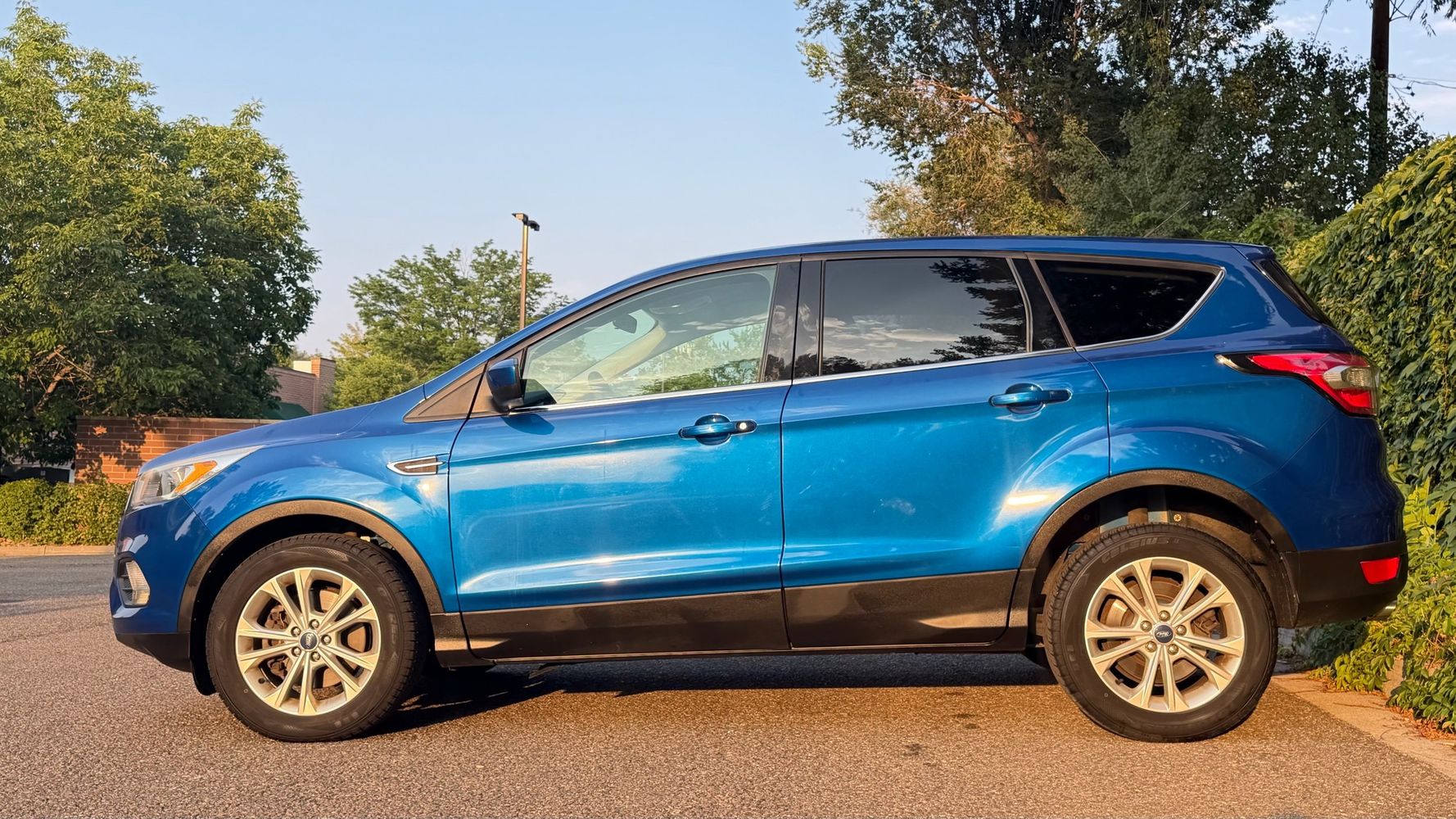 ford escape 2017 1FMCU9GD6HUE48709 image ford escape 2017 1FMCU9GD6HUE48709 image