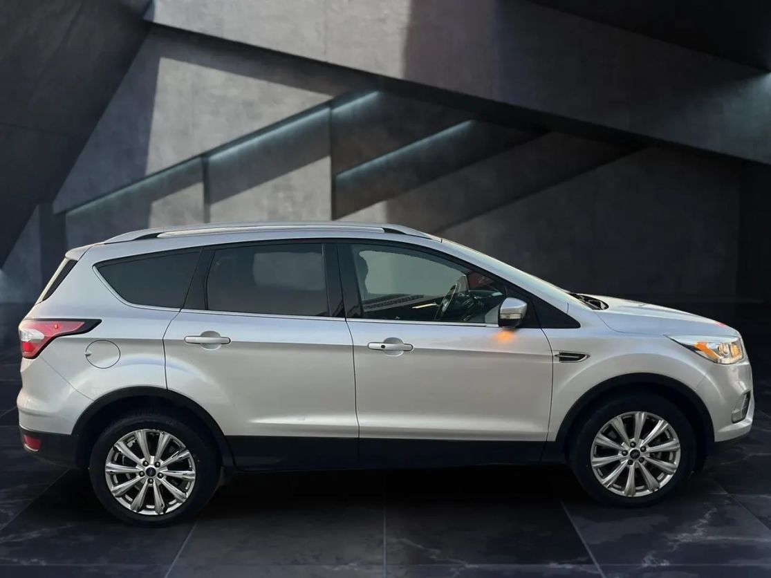 ford escape 2017 1FMCU9J95HUC27039 image ford escape 2017 1FMCU9J95HUC27039 image