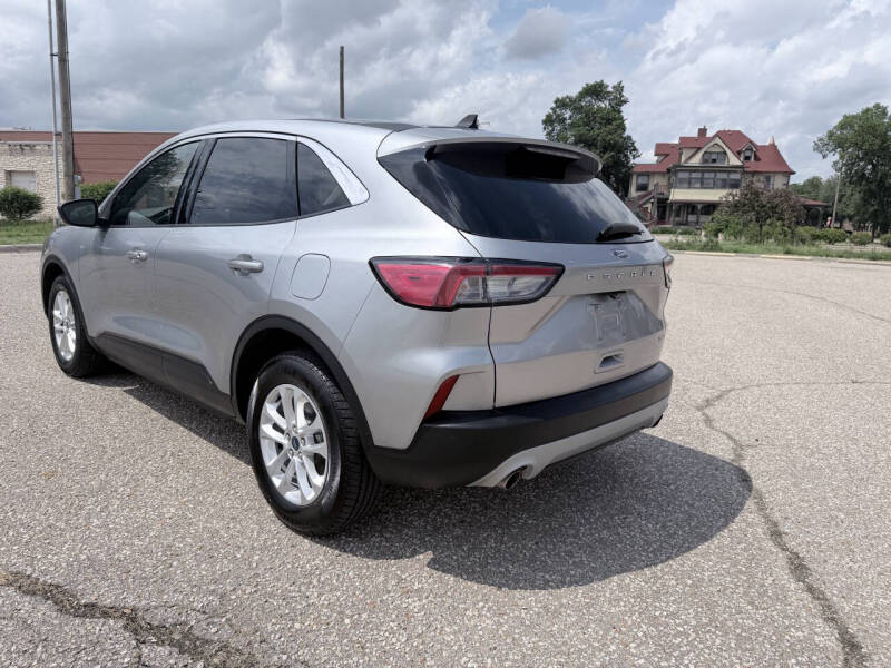 ford escape 2022 1FMCU9G61NUA70585 image ford escape 2022 1FMCU9G61NUA70585 image