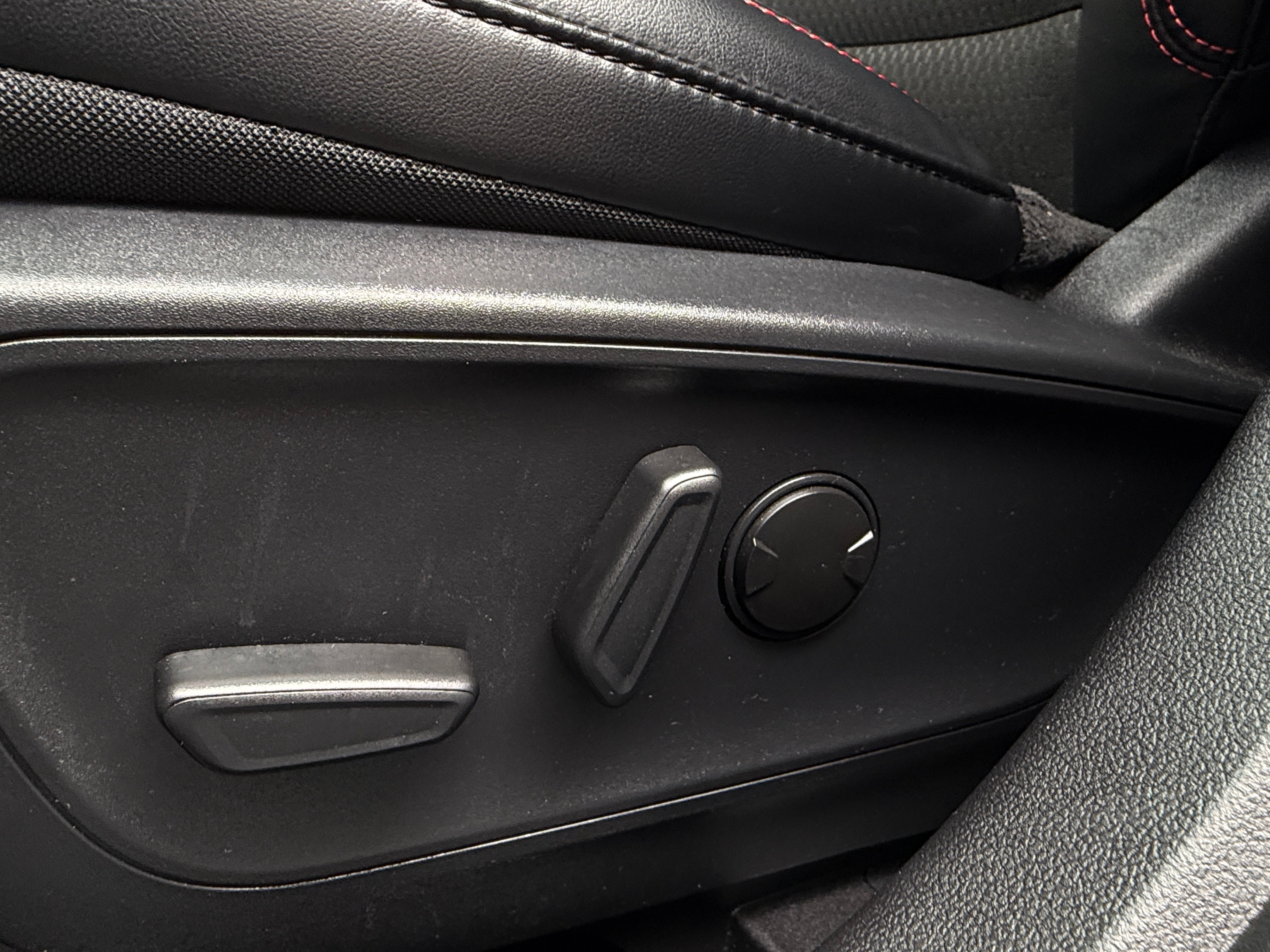 ford escape 2025 1FMCU9MN0SUB35286 image