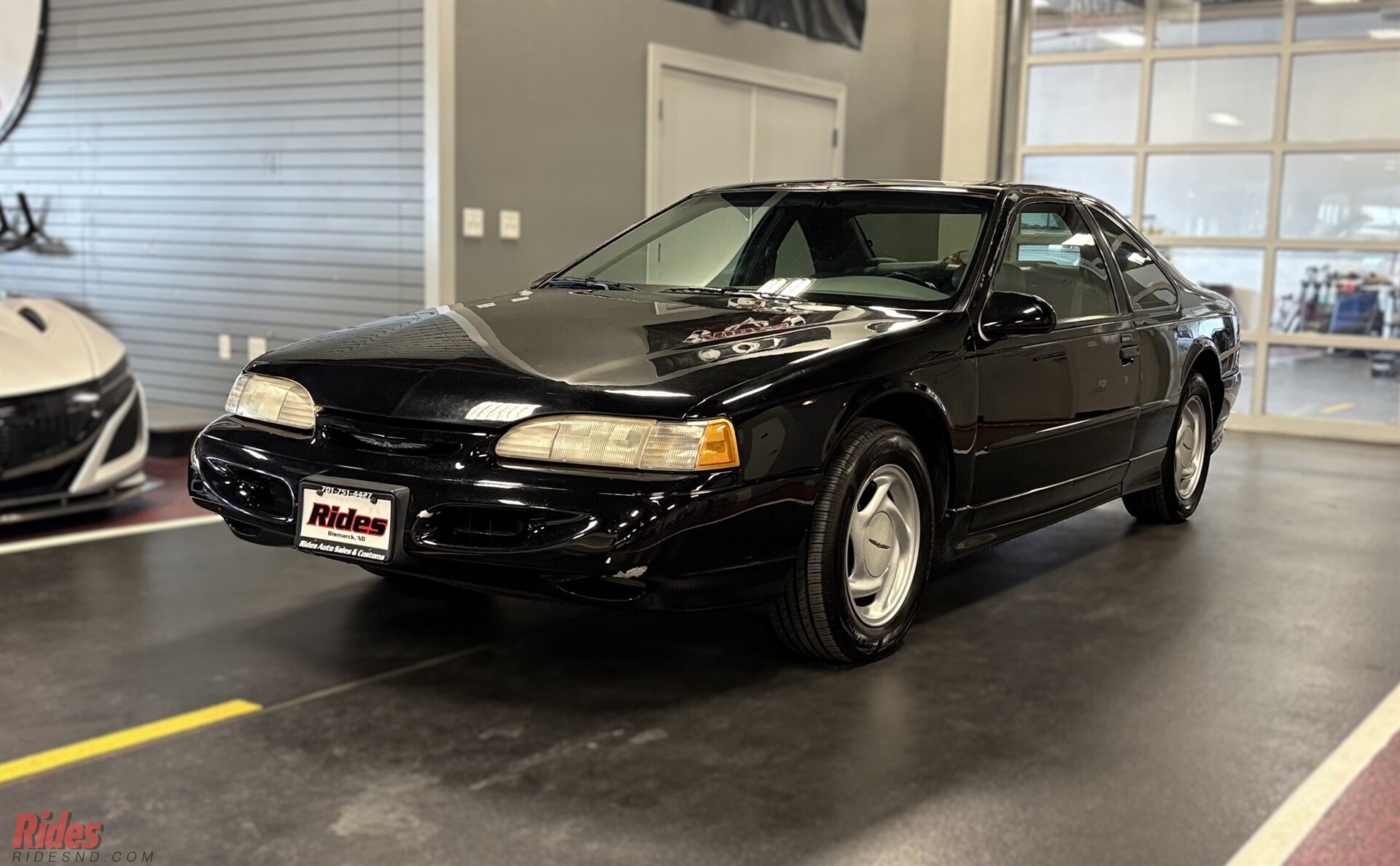 ford thunderbird 1994 1FALP64R8RH140032 image ford thunderbird 1994 1FALP64R8RH140032 image