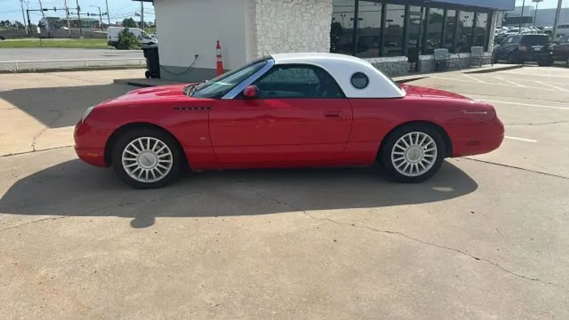ford thunderbird 2004 1FAHP60A84Y112553 image ford thunderbird 2004 1FAHP60A84Y112553 image
