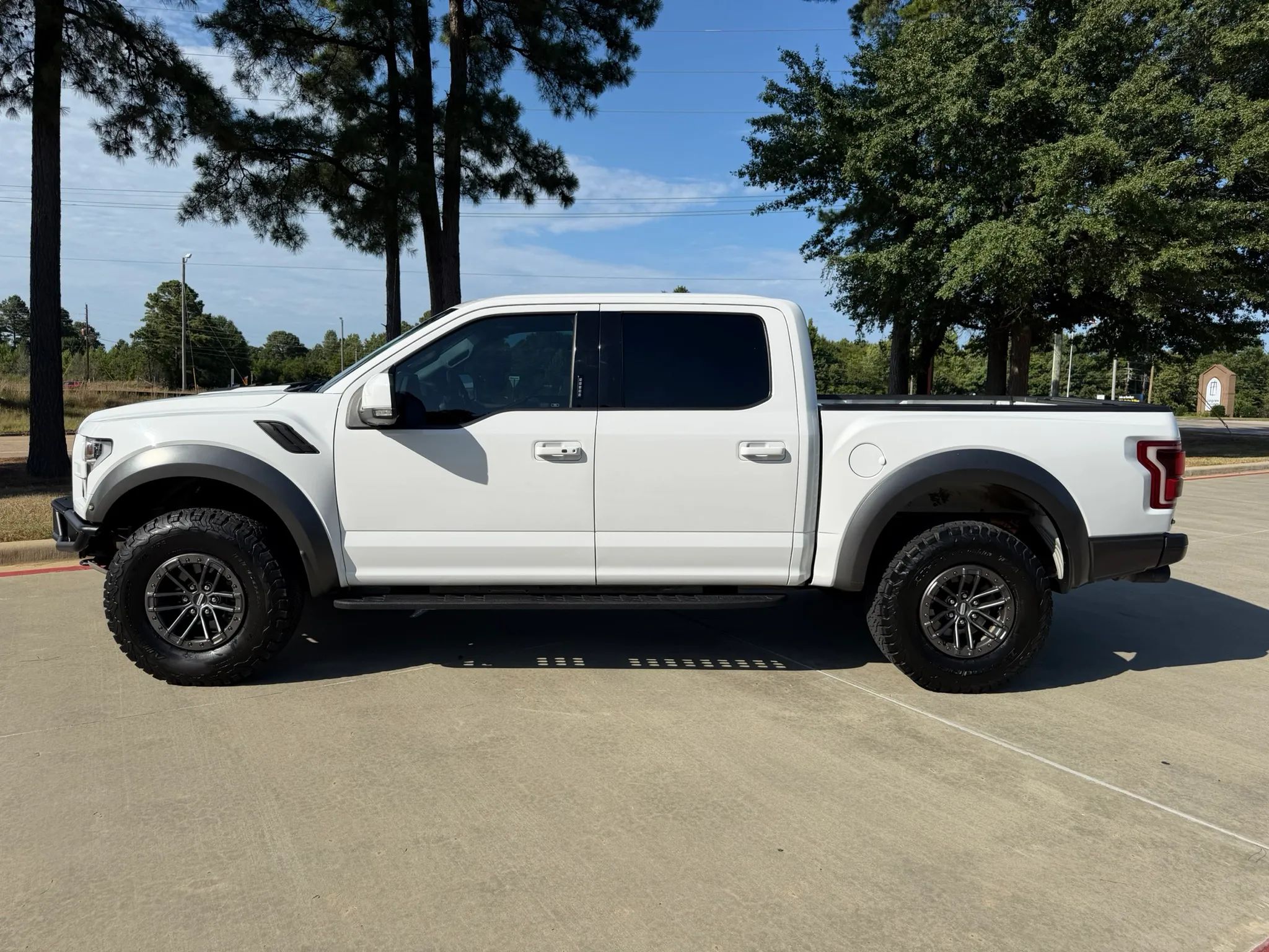 ford f-150 2019 1FTFW1RG0KFC85698 image ford f-150 2019 1FTFW1RG0KFC85698 image