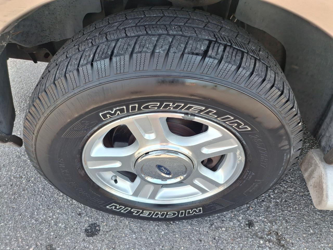 ford expedition 2004 1FMPU18L94LB55119 image ford expedition 2004 1FMPU18L94LB55119 image
