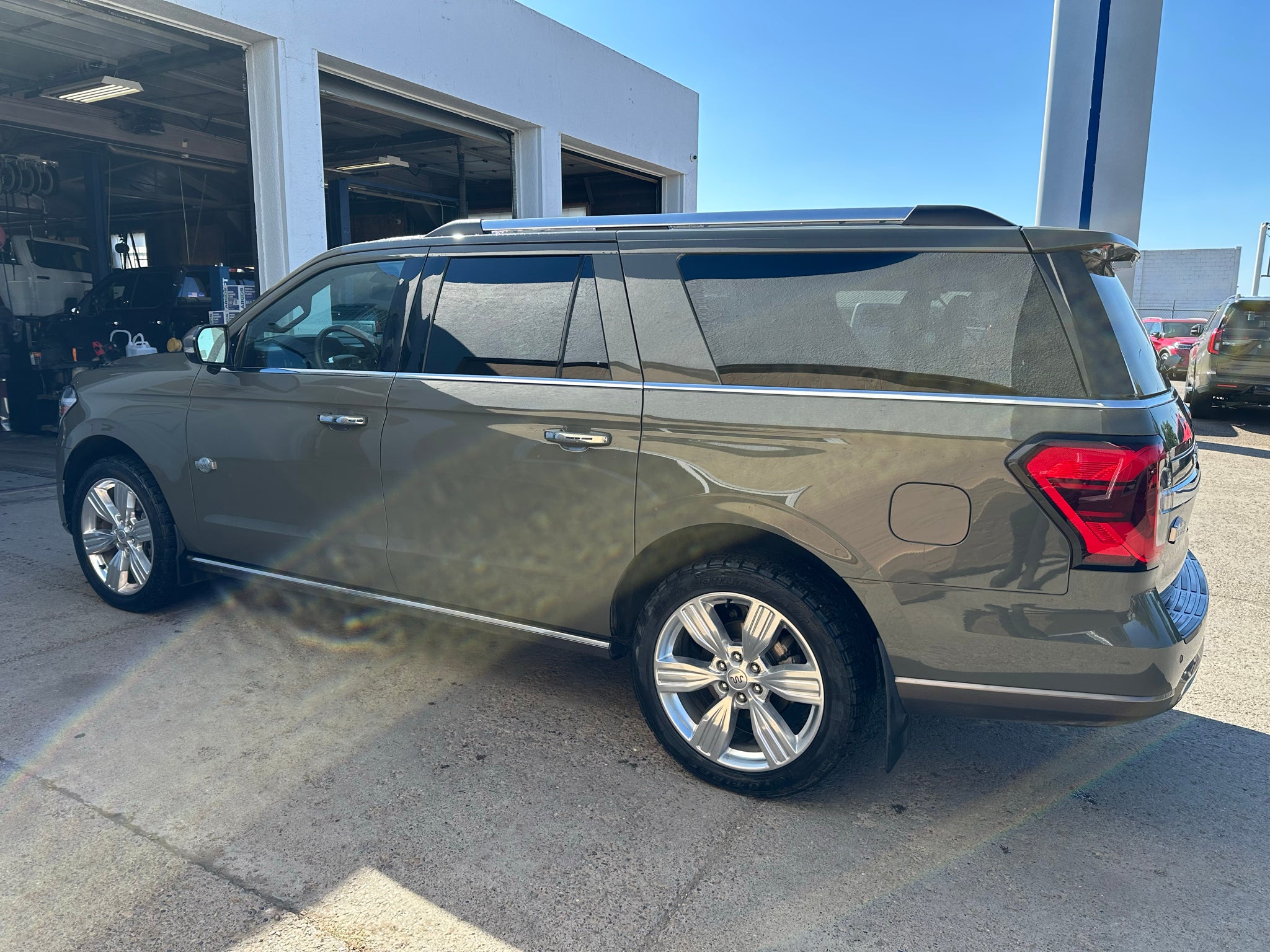 ford expedition 2024 1FMJK1P84REA43915 image ford expedition 2024 1FMJK1P84REA43915 image