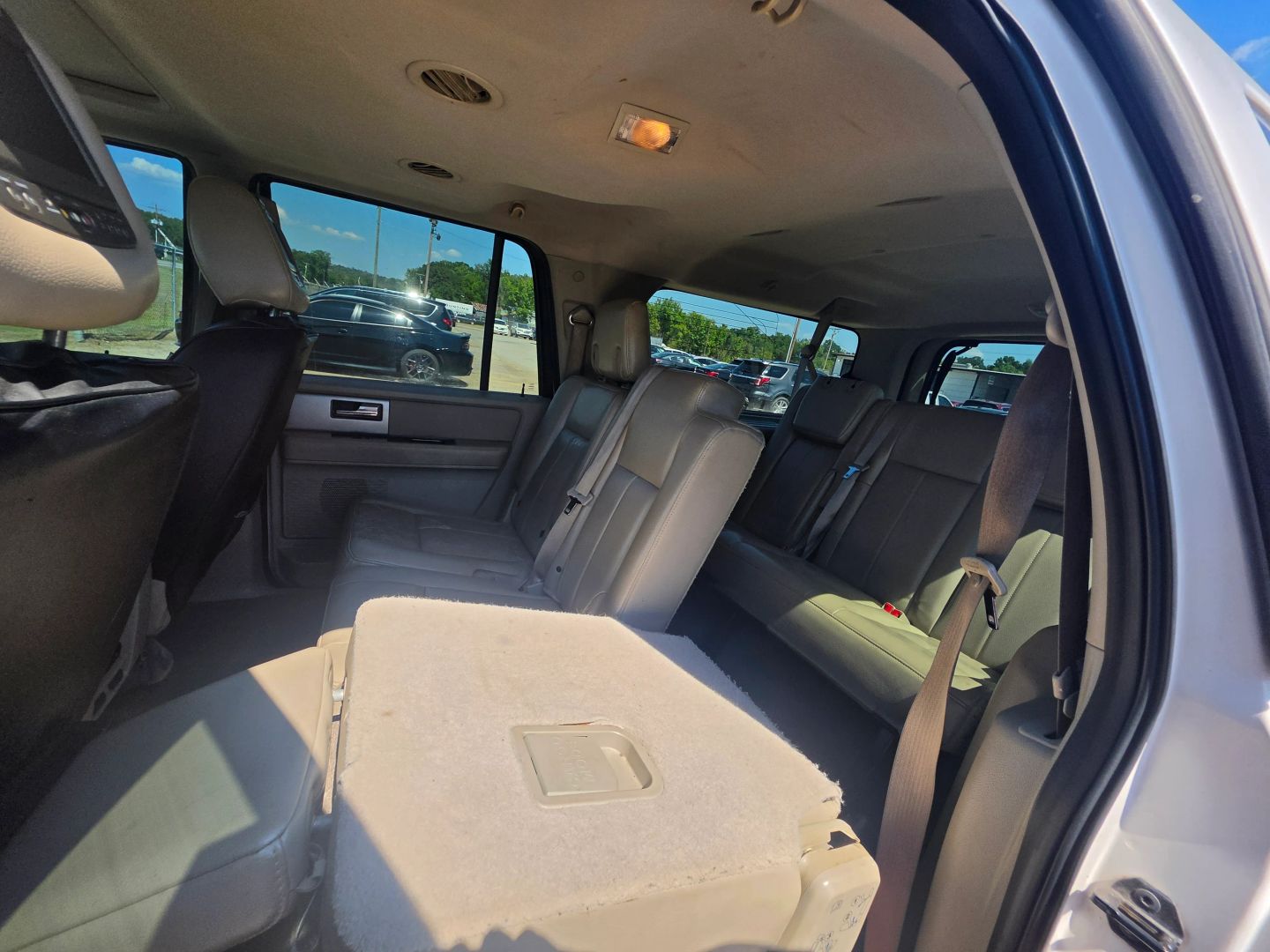 ford expedition 2011 1FMJK2A57BEF00744 image ford expedition 2011 1FMJK2A57BEF00744 image