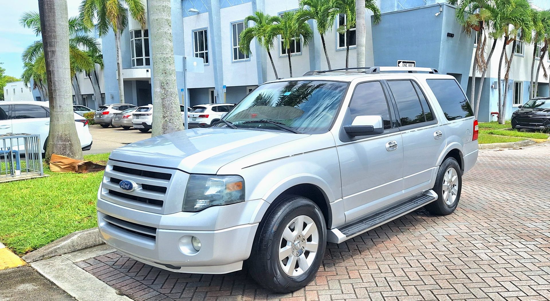 ford expedition 2010 1FMJU1K55AEB21145 image ford expedition 2010 1FMJU1K55AEB21145 image