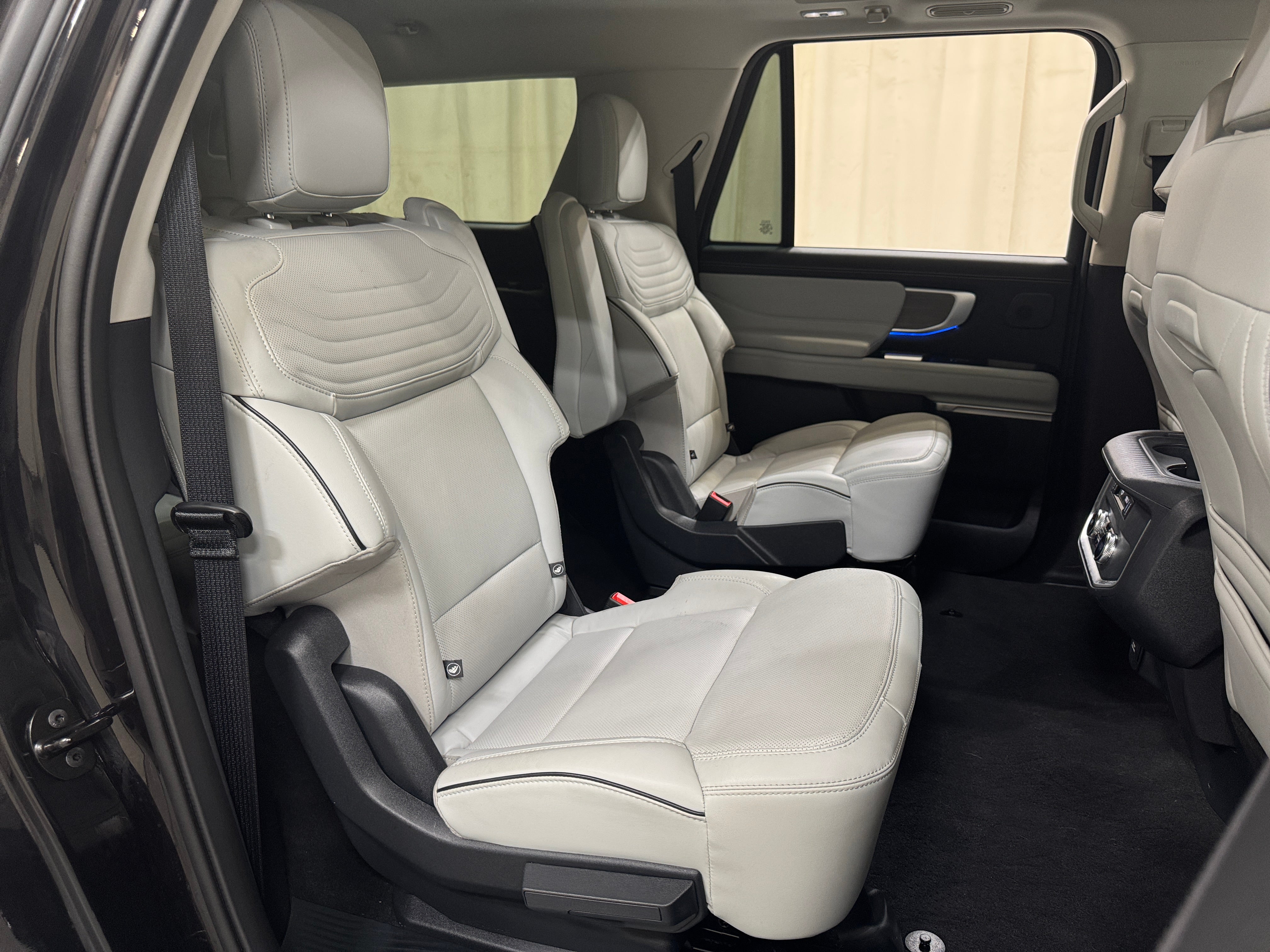 ford expedition 2025 1FMJK1MG7SEA10098 image ford expedition 2025 1FMJK1MG7SEA10098 image