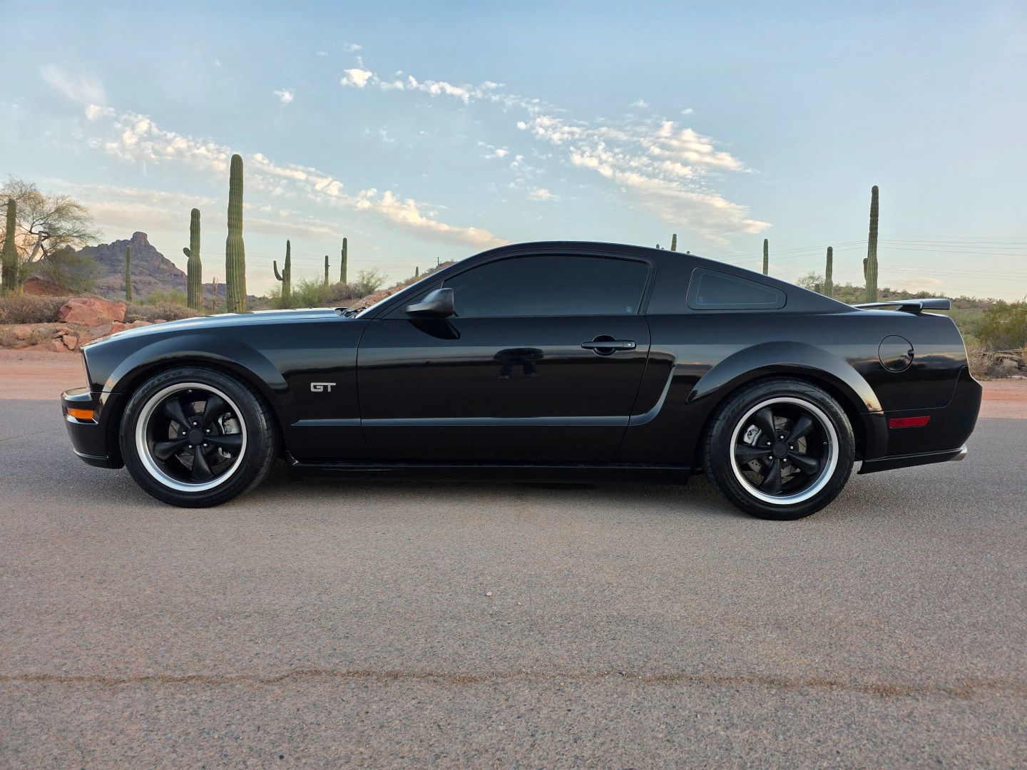 ford mustang 2008 1ZVHT82H585163508 image ford mustang 2008 1ZVHT82H585163508 image