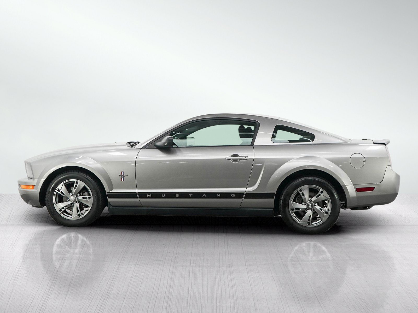 ford mustang 2008 1ZVHT80N585130694 image ford mustang 2008 1ZVHT80N585130694 image