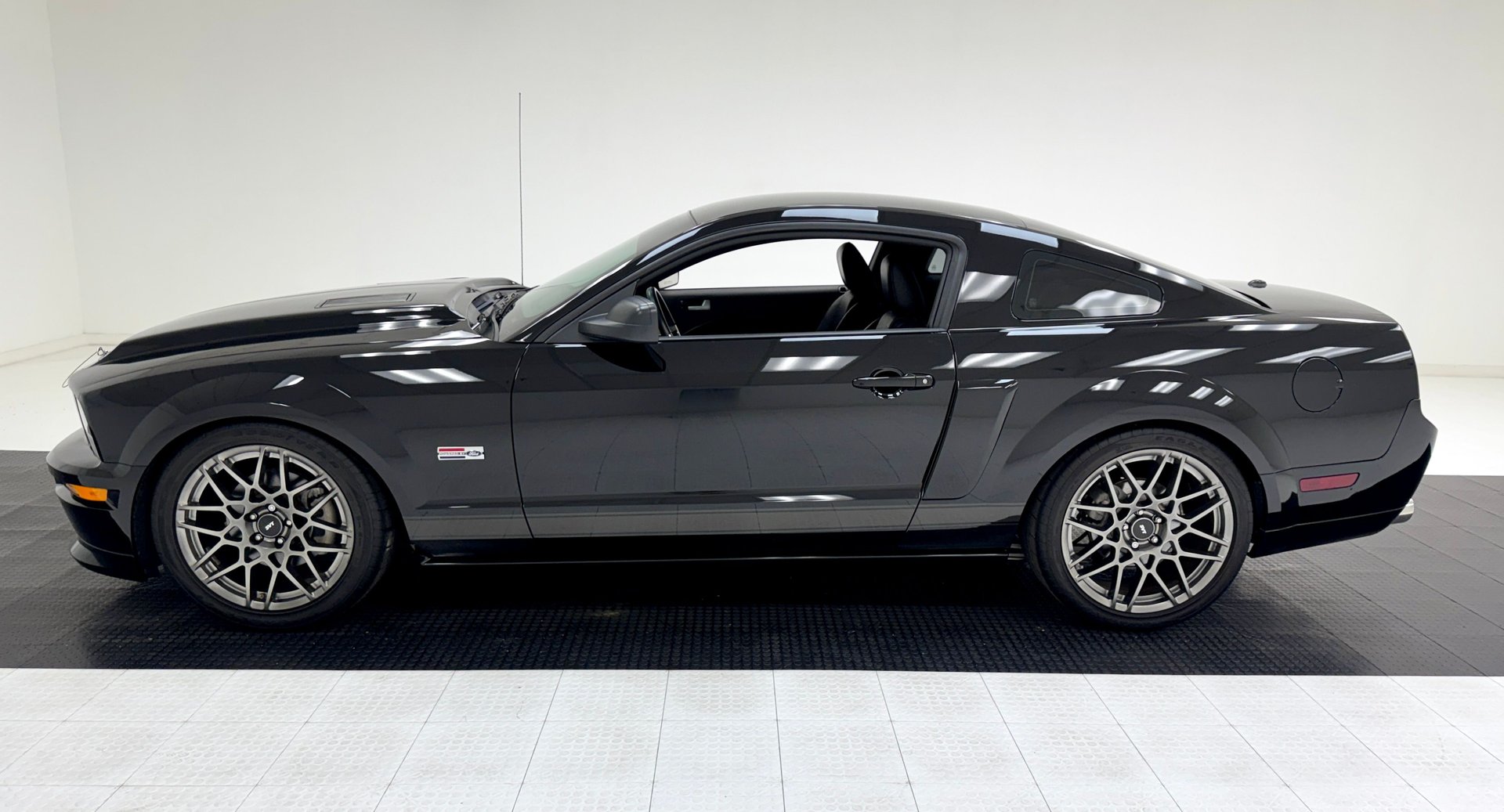 ford mustang 2007 1ZVHT82H175282638 image ford mustang 2007 1ZVHT82H175282638 image