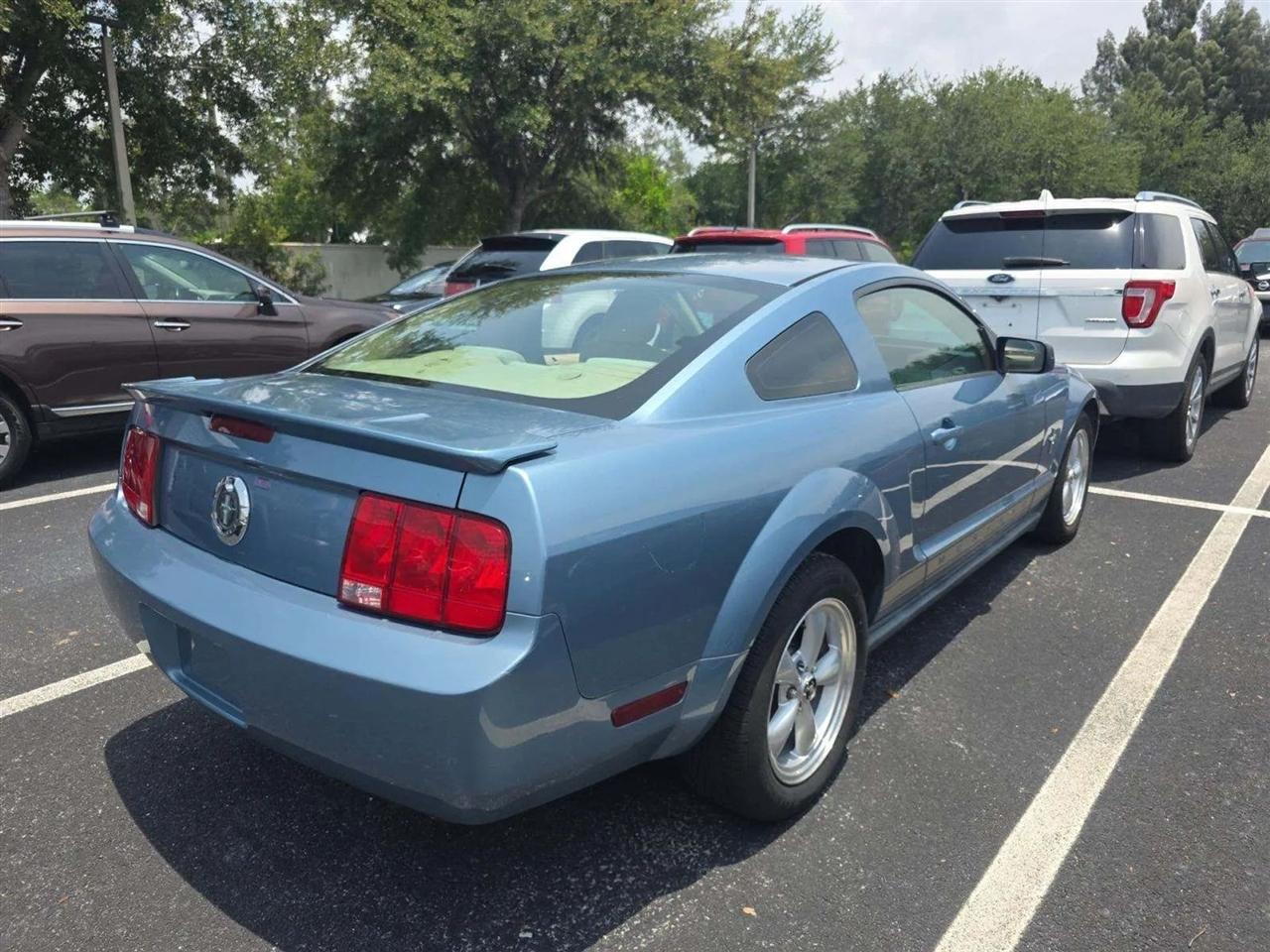 ford mustang 2007 1ZVHT80N175305702 image ford mustang 2007 1ZVHT80N175305702 image