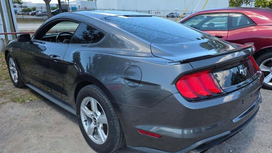 ford mustang 2018 1FA6P8TH9J5185214 image ford mustang 2018 1FA6P8TH9J5185214 image