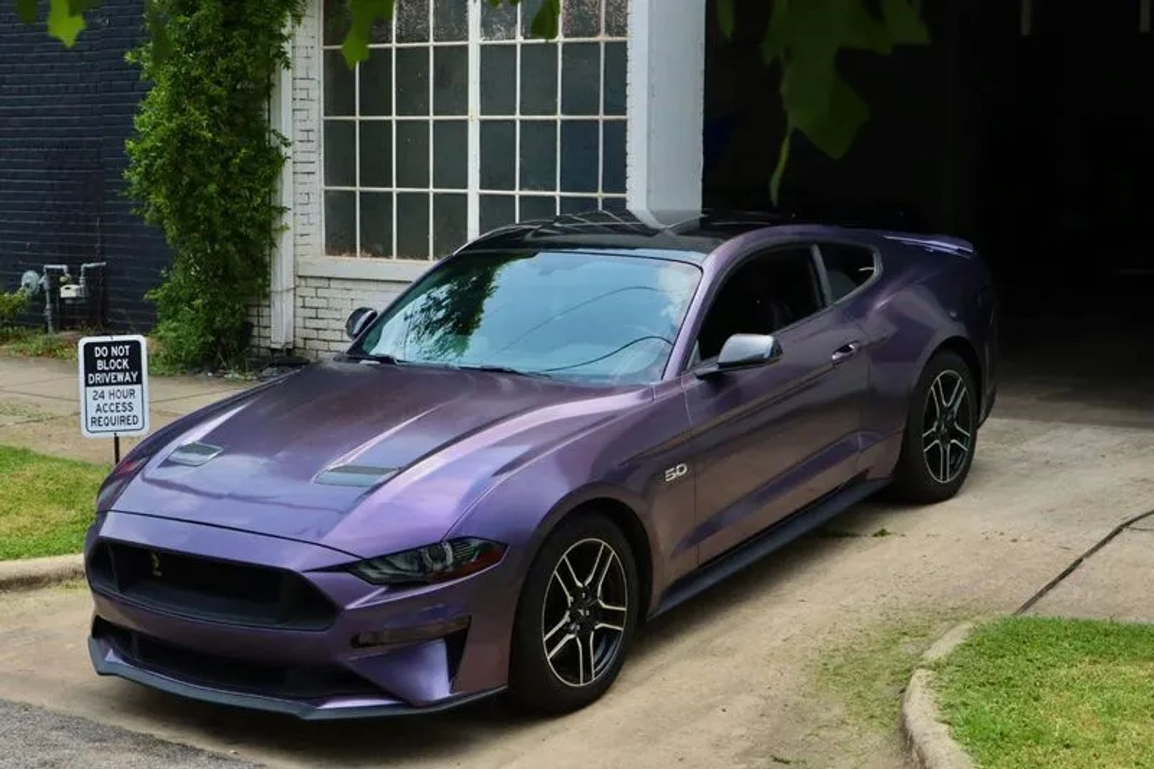 ford mustang 2018 1FA6P8CF9J5146749 image ford mustang 2018 1FA6P8CF9J5146749 image