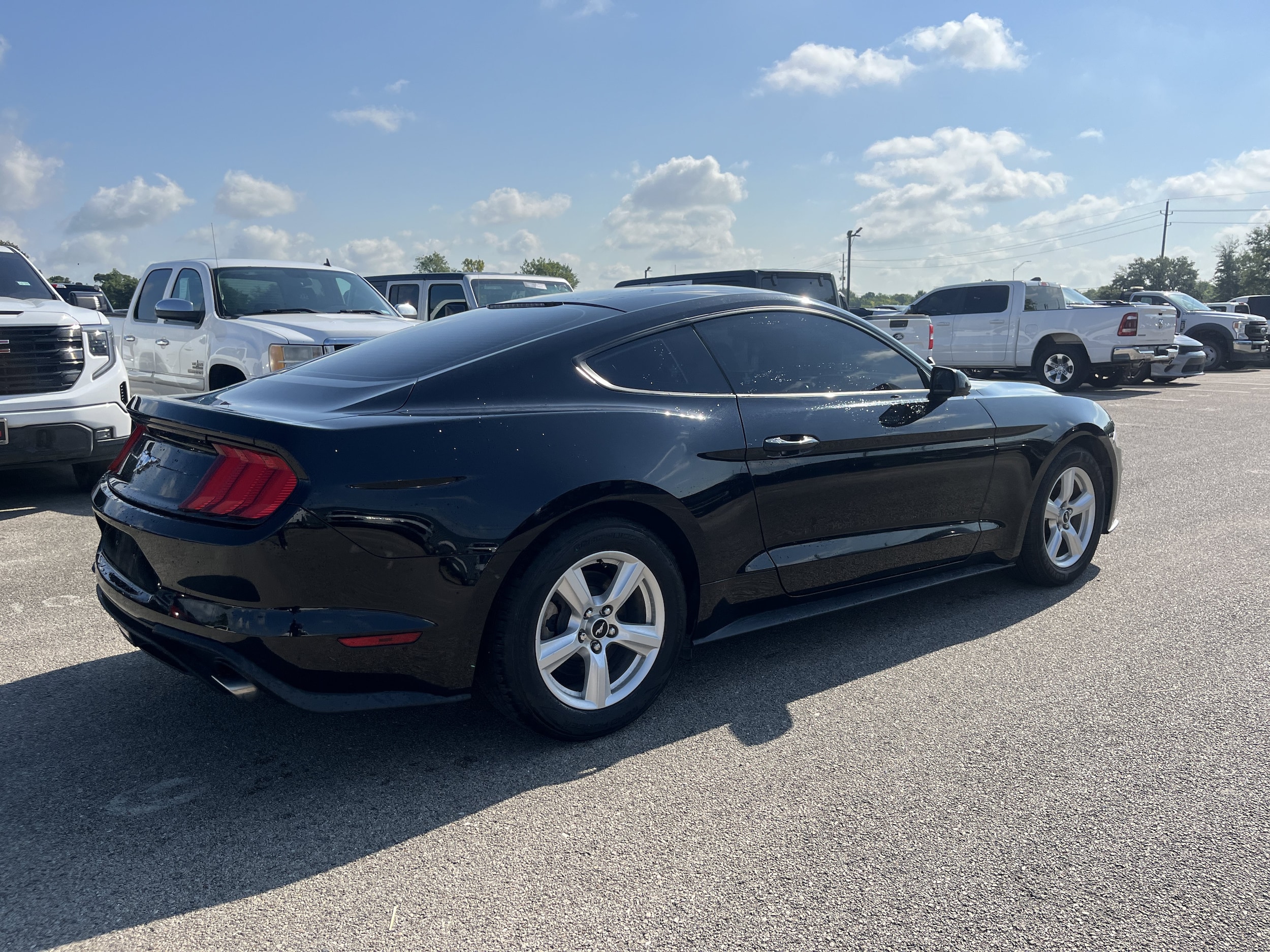 ford mustang 2018 1FA6P8TH5J5180799 image ford mustang 2018 1FA6P8TH5J5180799 image