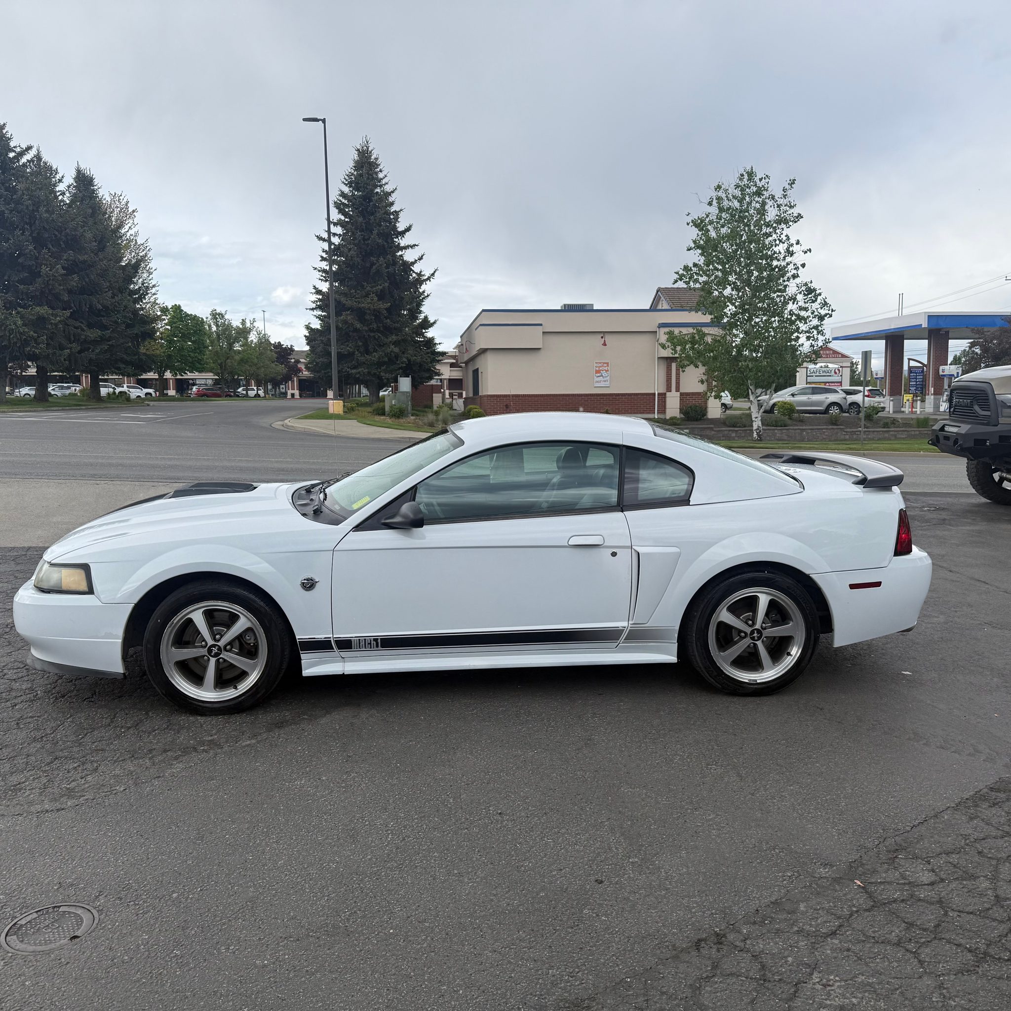 ford mustang 2004 1FAFP42R84F140802 image ford mustang 2004 1FAFP42R84F140802 image