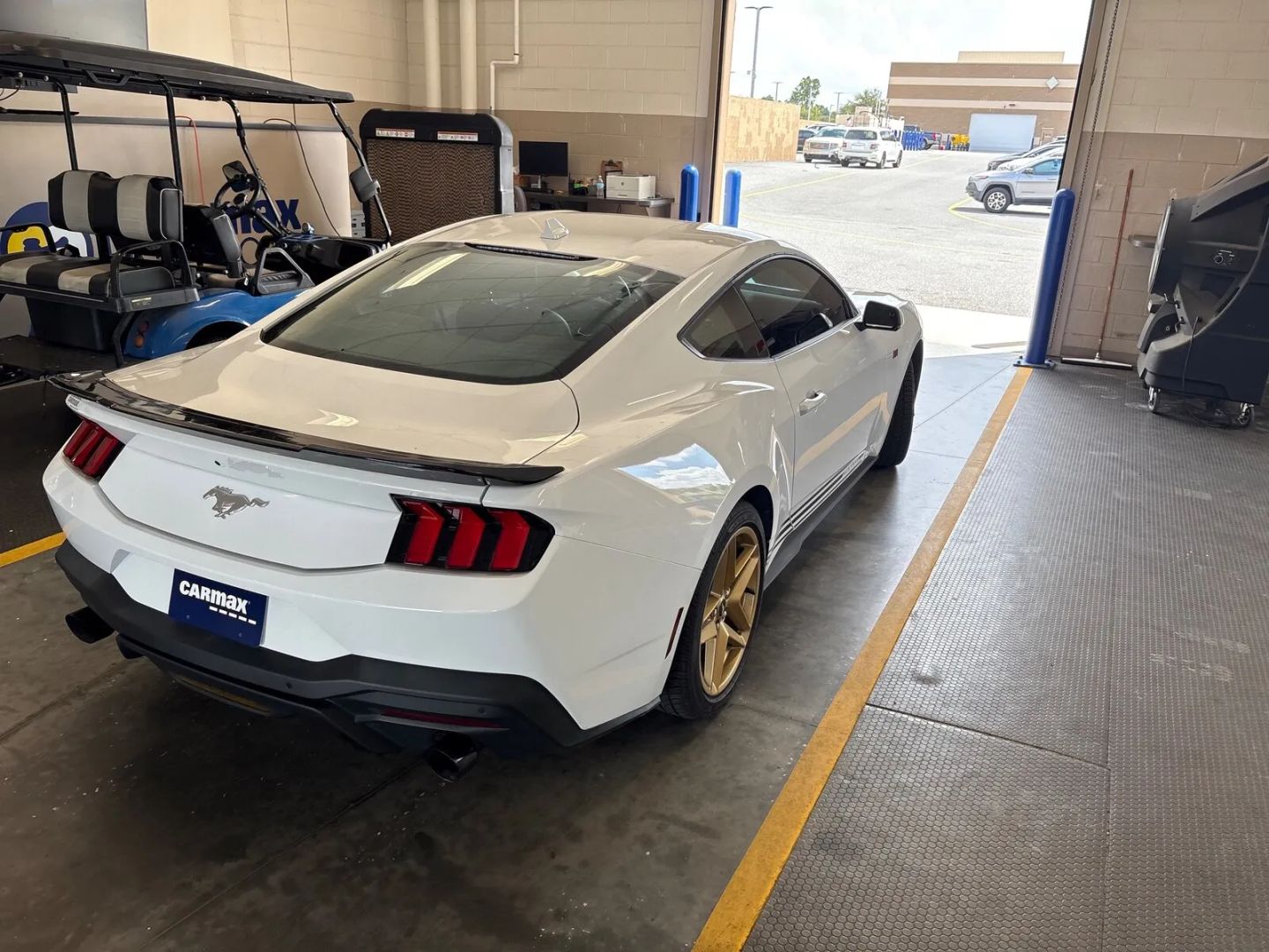 ford mustang 2024 1FA6P8TH5R5121649 image ford mustang 2024 1FA6P8TH5R5121649 image