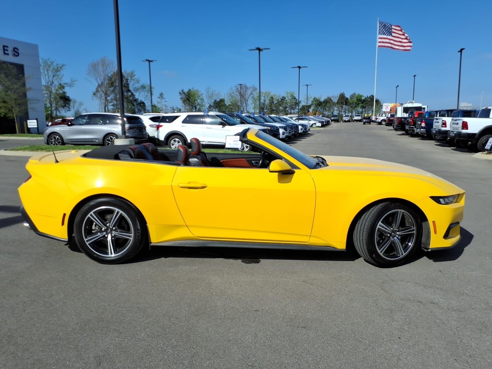 ford mustang 2024 1FAGP8UH8R5127061 image ford mustang 2024 1FAGP8UH8R5127061 image