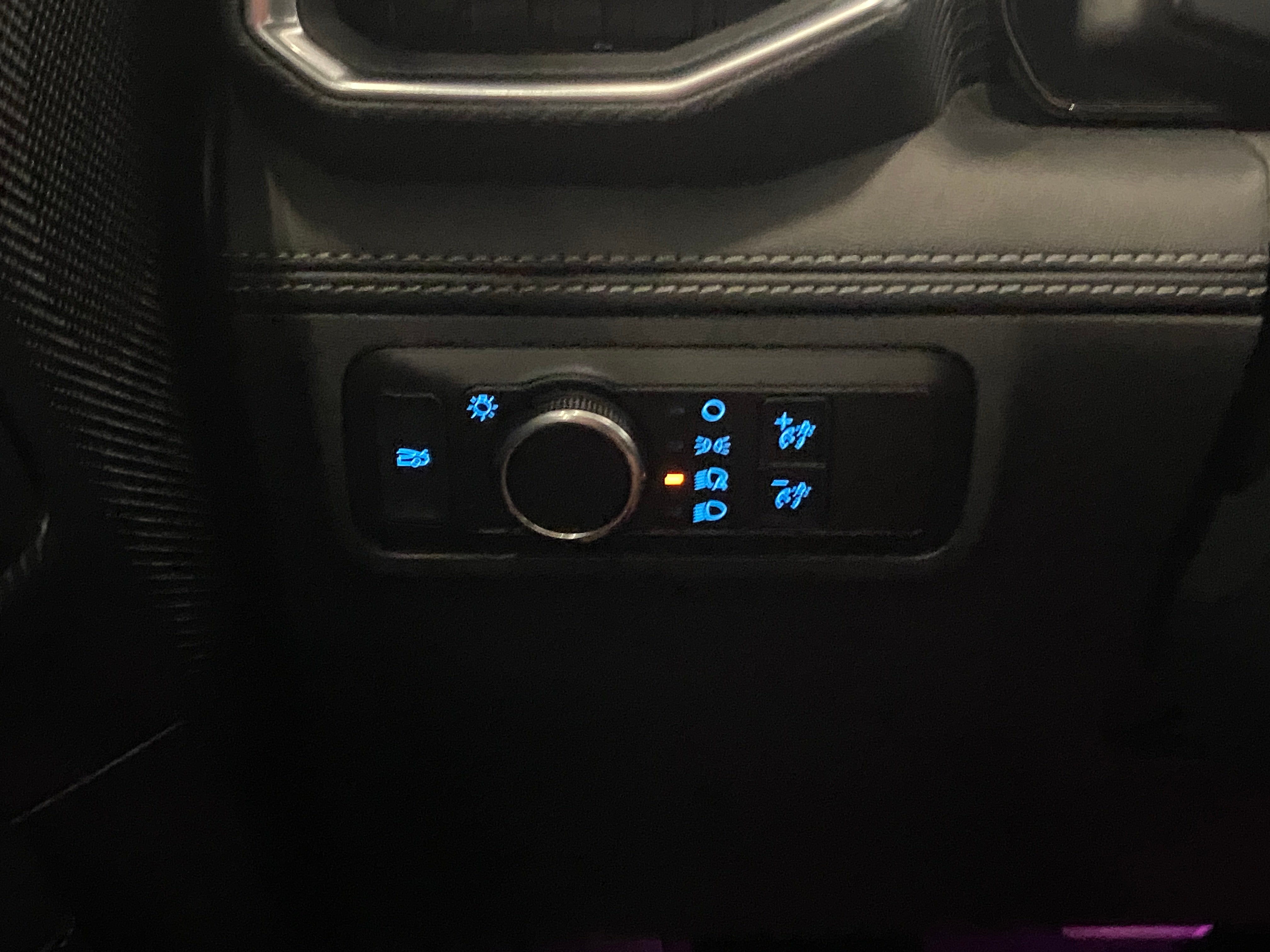 ford mustang 2024 1FA6P8CF5R5403370 image ford mustang 2024 1FA6P8CF5R5403370 image