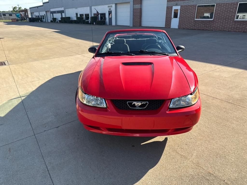 ford mustang 2000 1FAFP4443YF245075 image ford mustang 2000 1FAFP4443YF245075 image