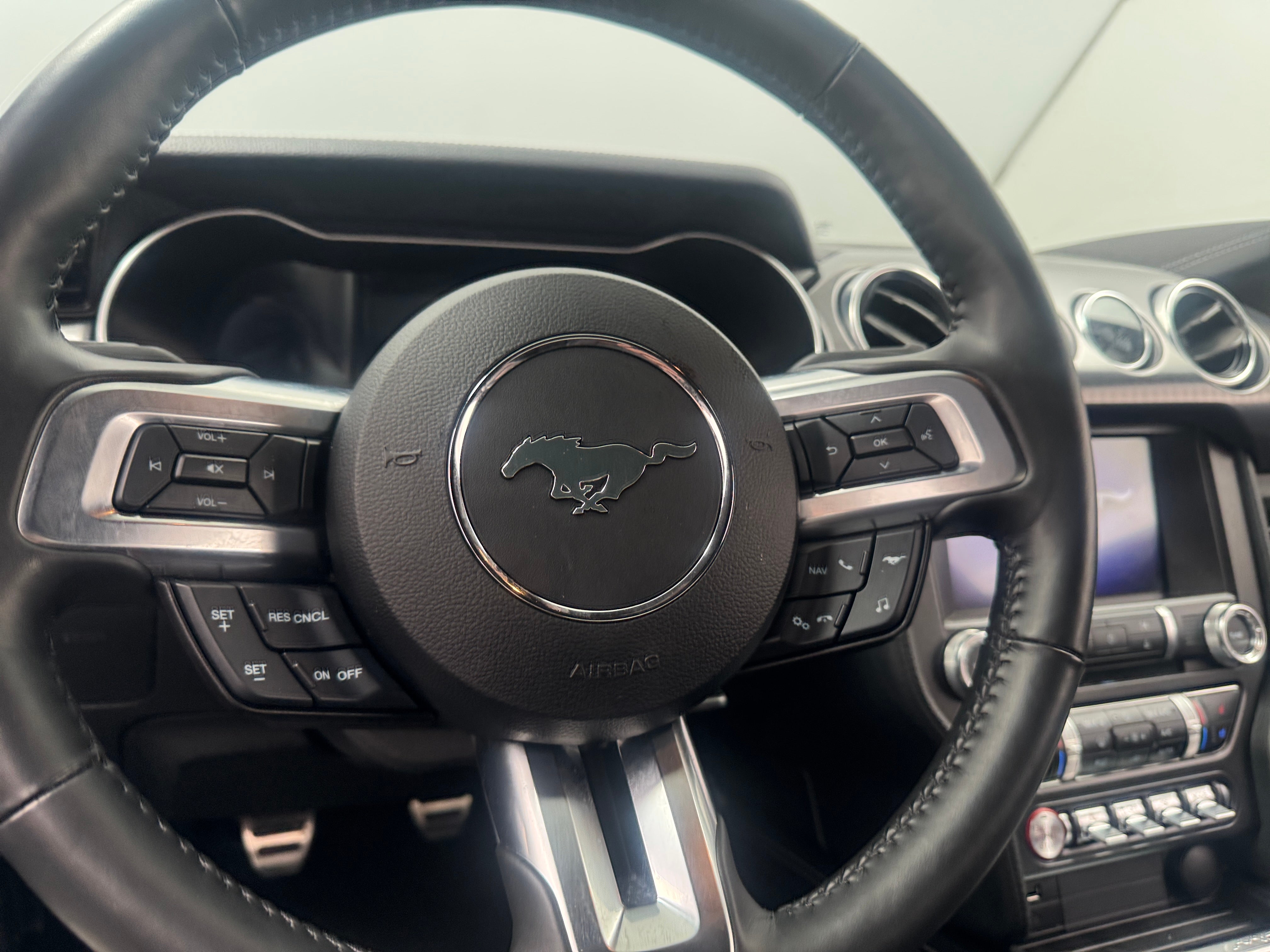 ford mustang 2022 1FA6P8R06N5553923 image ford mustang 2022 1FA6P8R06N5553923 image