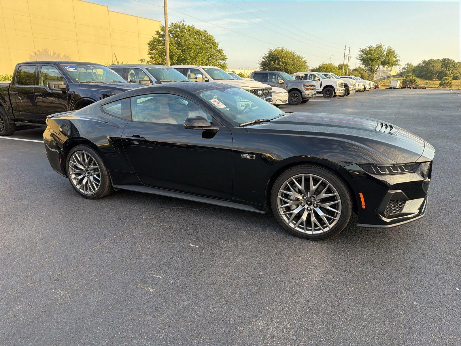 ford mustang 2025 1FA6P8CFXS5412328 image