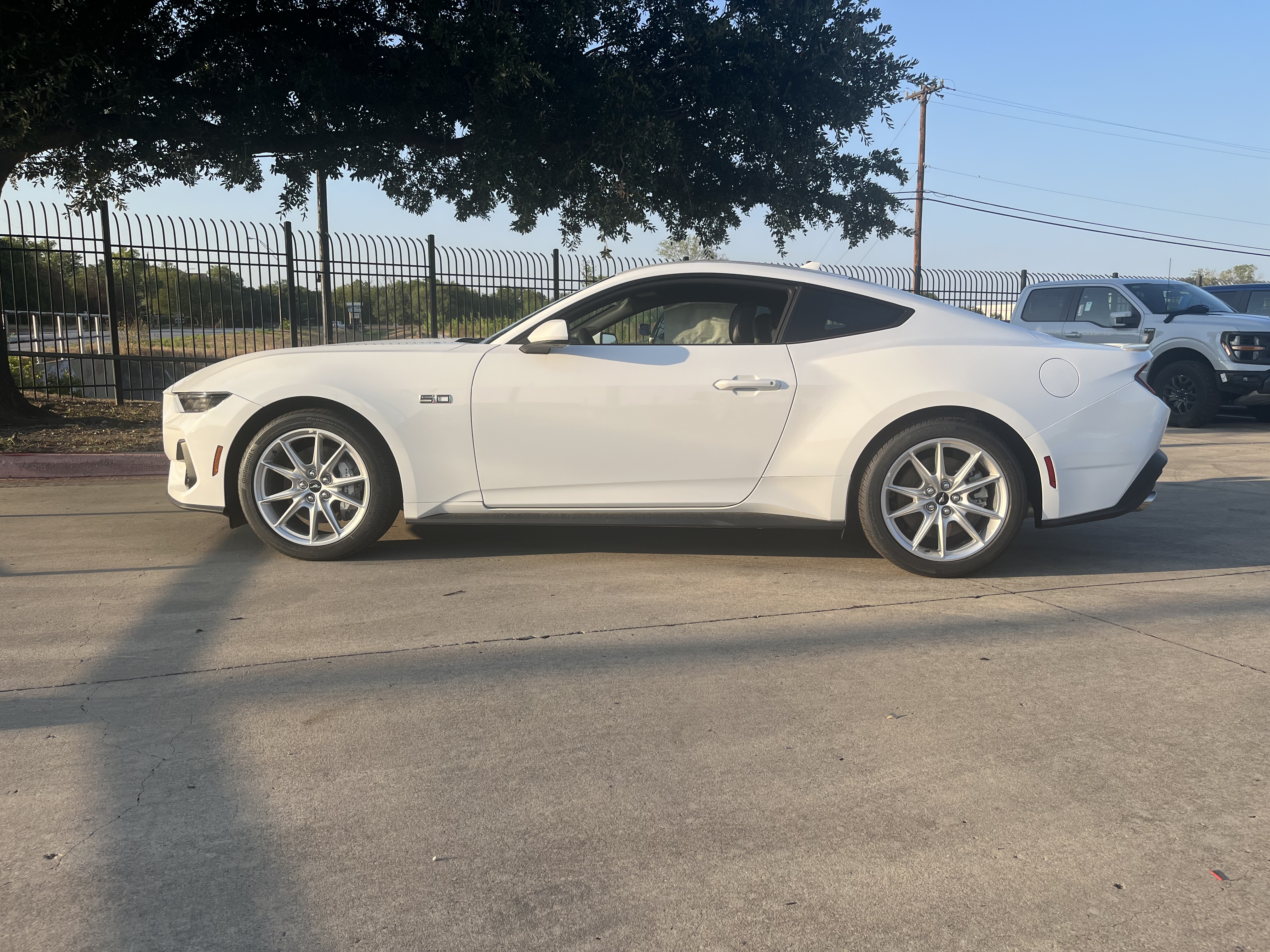 ford mustang 2025 1FA6P8CF2S5411397 image ford mustang 2025 1FA6P8CF2S5411397 image
