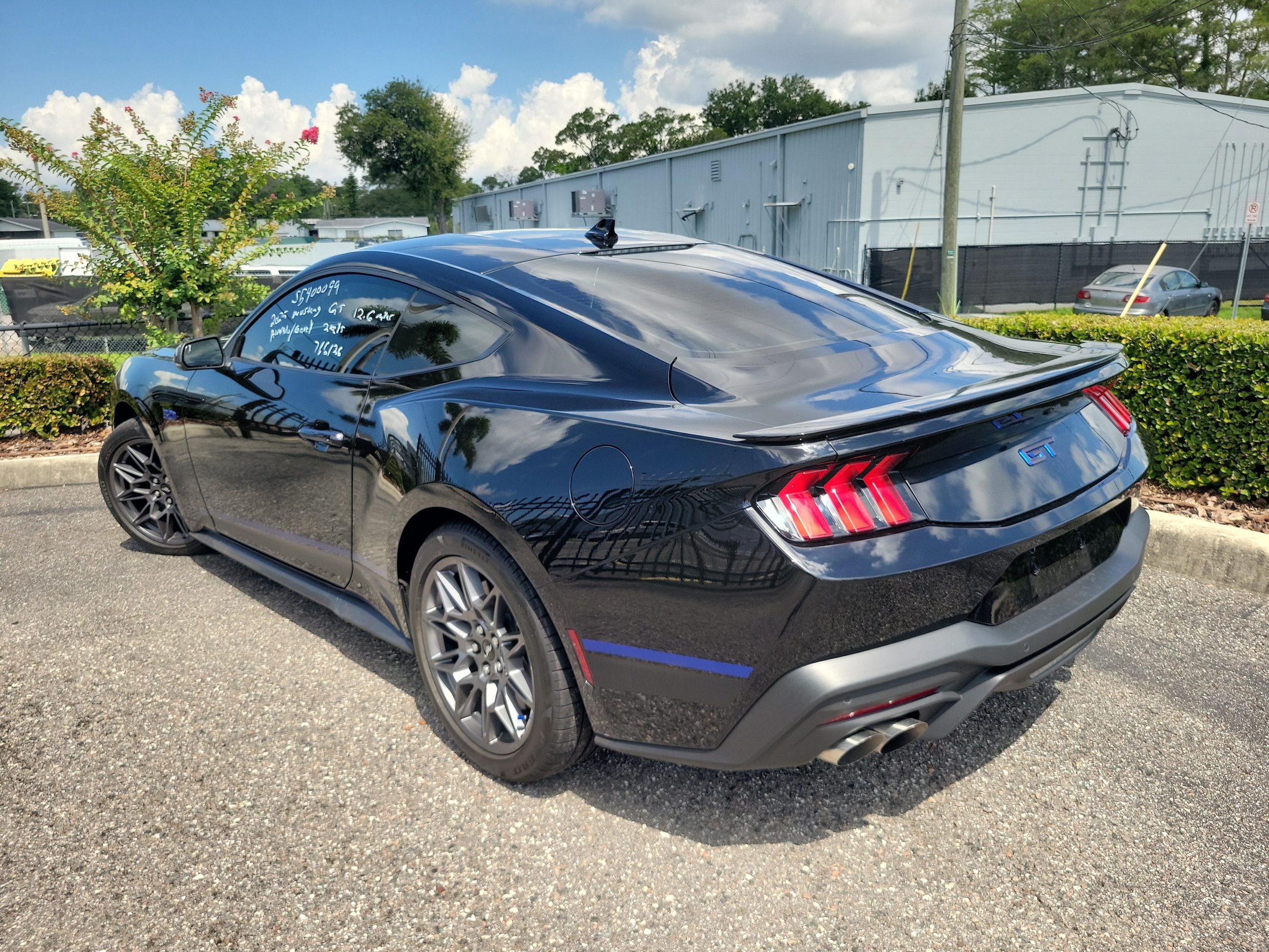 ford mustang 2025 1FA6P8CF5S5400099 image ford mustang 2025 1FA6P8CF5S5400099 image