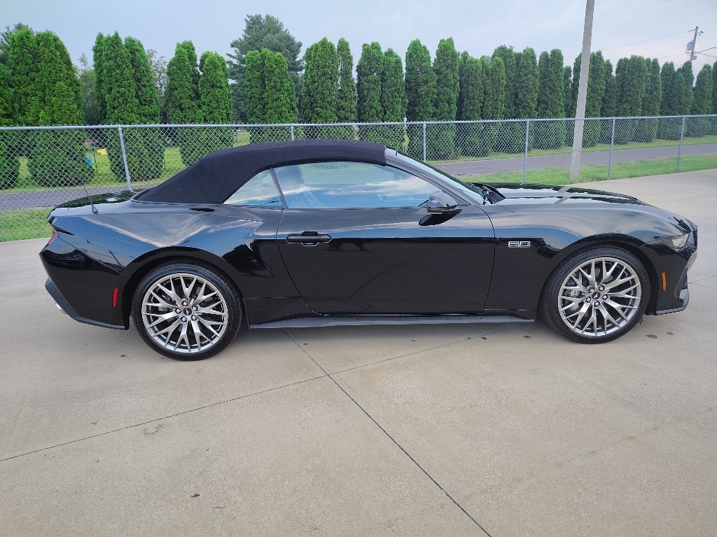 ford mustang 2025 1FAGP8FF8S5103246 image ford mustang 2025 1FAGP8FF8S5103246 image