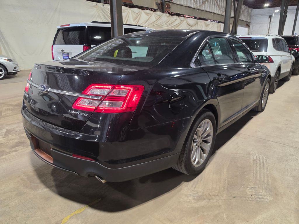 ford taurus 2018 1FAHP2F88JG117900 image ford taurus 2018 1FAHP2F88JG117900 image