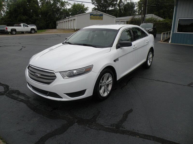 ford taurus 2018 1FAHP2D83JG126748 image ford taurus 2018 1FAHP2D83JG126748 image