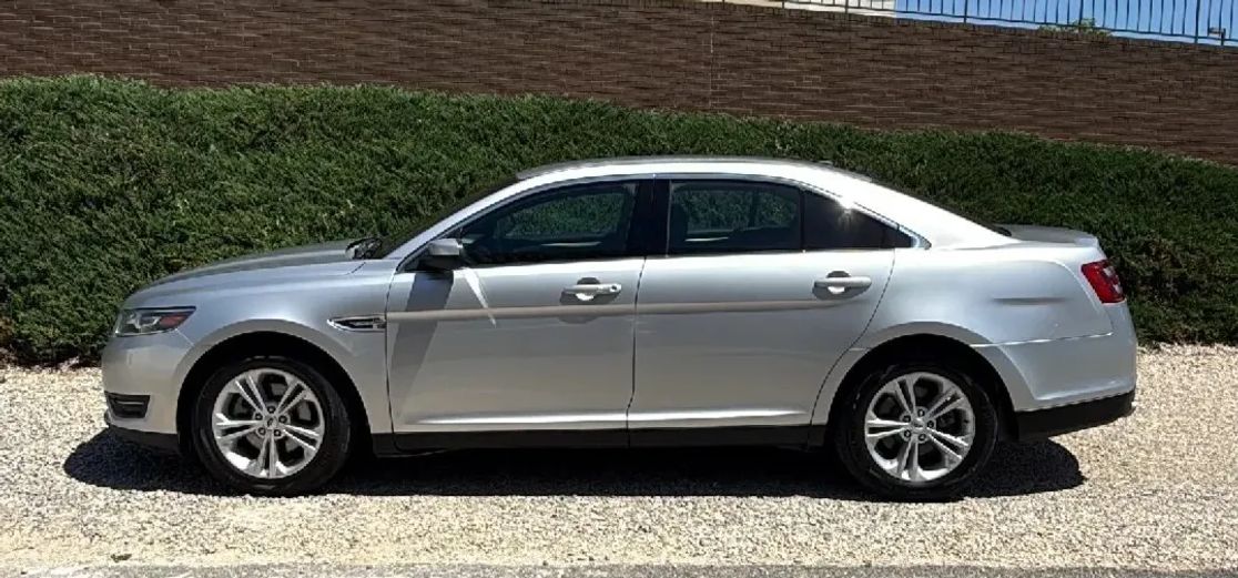 ford taurus 2018 1FAHP2H88JG105632 image ford taurus 2018 1FAHP2H88JG105632 image