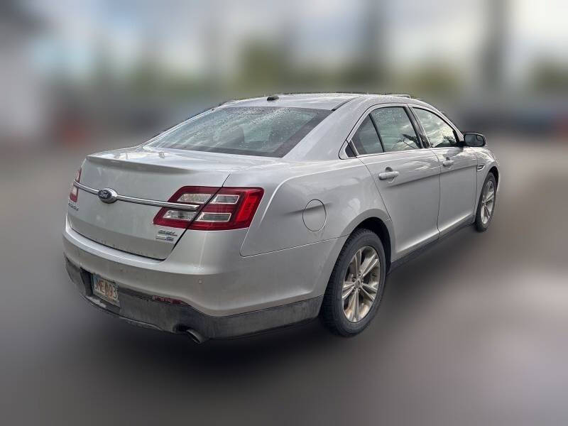 ford taurus 2018 1FAHP2H87JG128223 image ford taurus 2018 1FAHP2H87JG128223 image