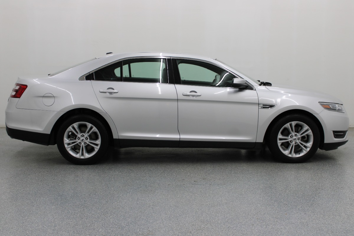 ford taurus 2018 1FAHP2E80JG101076 image ford taurus 2018 1FAHP2E80JG101076 image